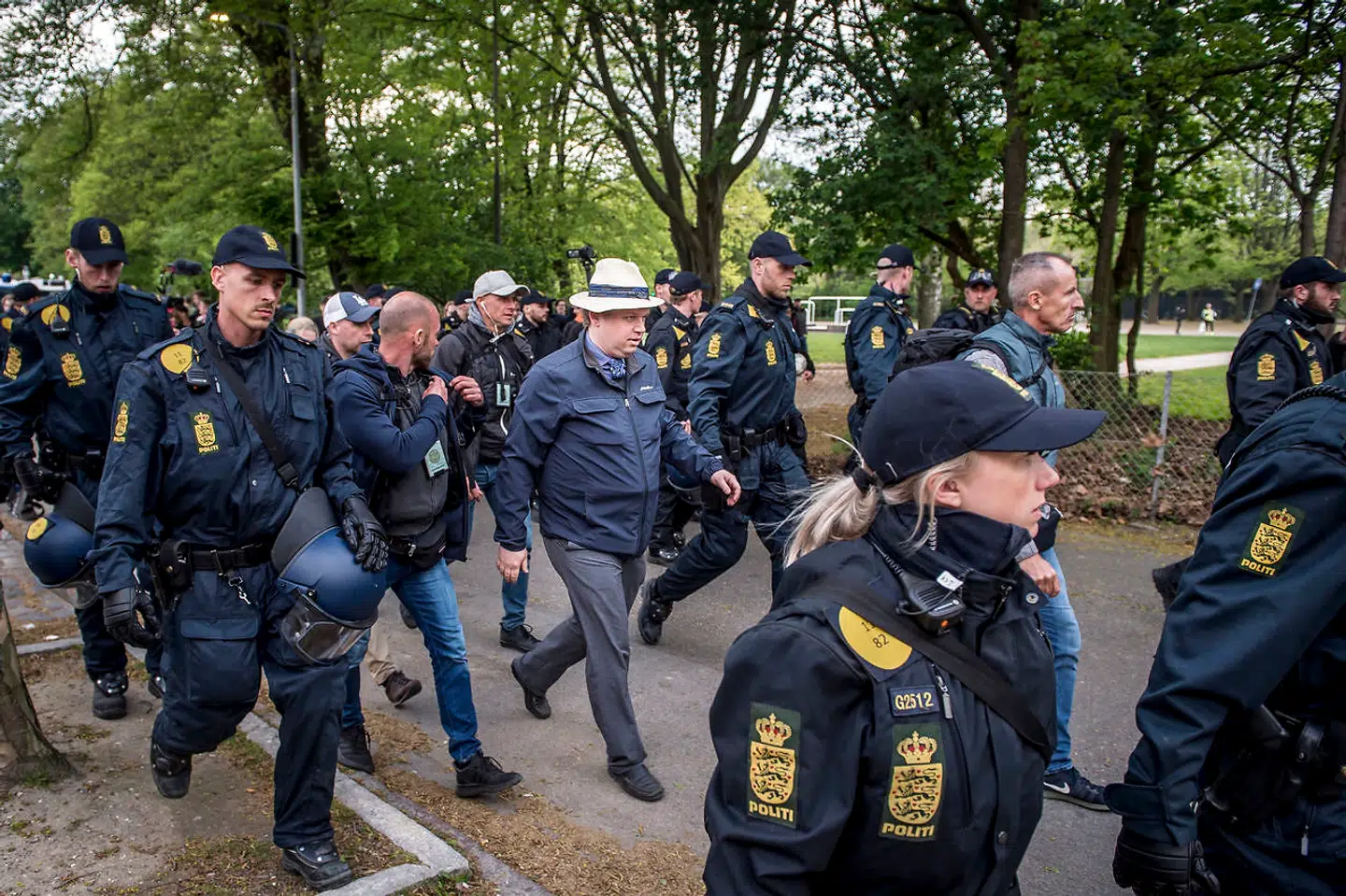 Rasmus Paludan forlader sin demonstration i Fælledparken i København, onsdag den 1. maj 2019. (Foto: Mads Claus Rasmussen/Ritzau Scanpix)