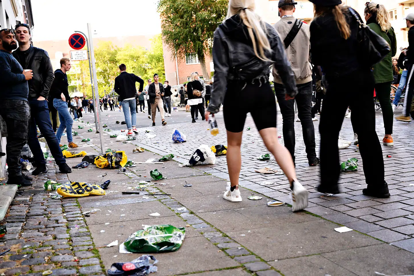De unge tænker ekstra klimavenligt, men ved større festlige lejligheder flyver det miljømæssige ansvar sig en tur, siger ekspert. Foto: Philip Davali/Ritzau Scanpix