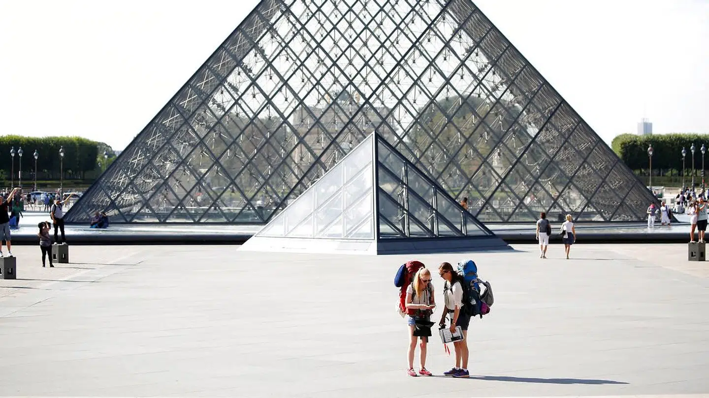 10,2 millioner mennesker besøgte sidste år Louvre. (Foto: REUTERS/Charles Platiau)