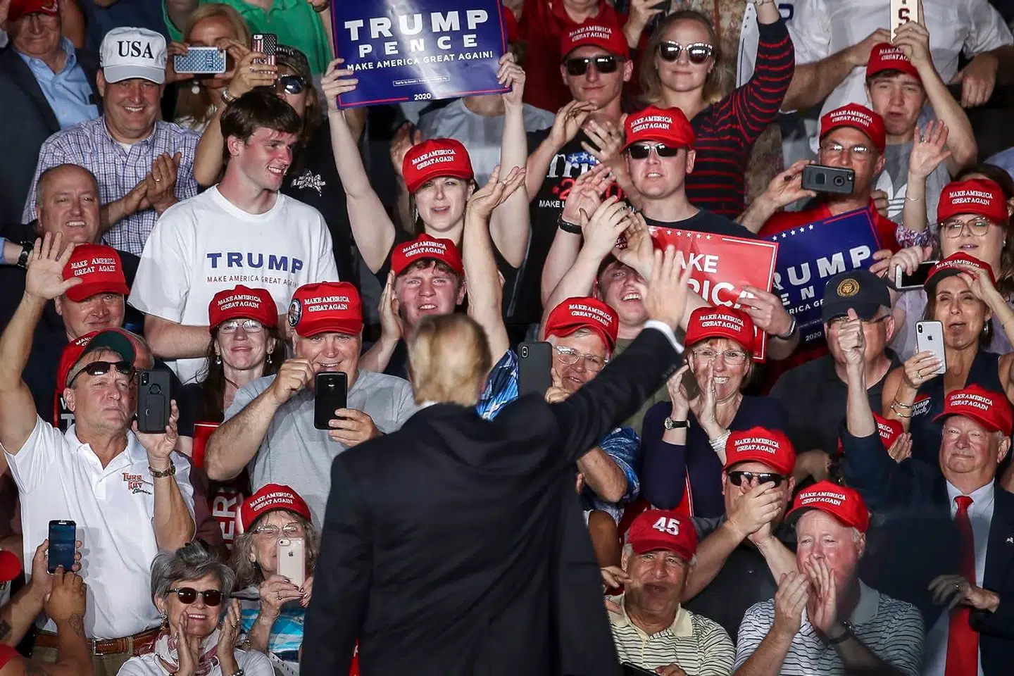 Ved sine vælgermøder elsker Donald Trump at tale om 'socialisten' Alexandria Ocasio-Cortez. Alene navnet får præsidentens fans op på dupperne. Men hadet kan blive farligt.