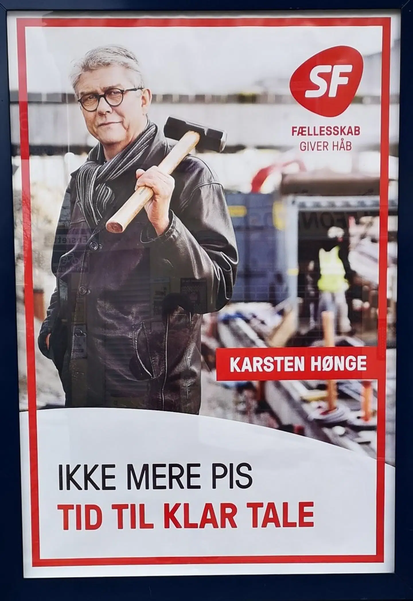 SFs Karsten Hønge lovede vælgerne klar tale. Det har han ikke leveret, mener medlem af Hønges egen lokalbestyrelse i Svendborg.