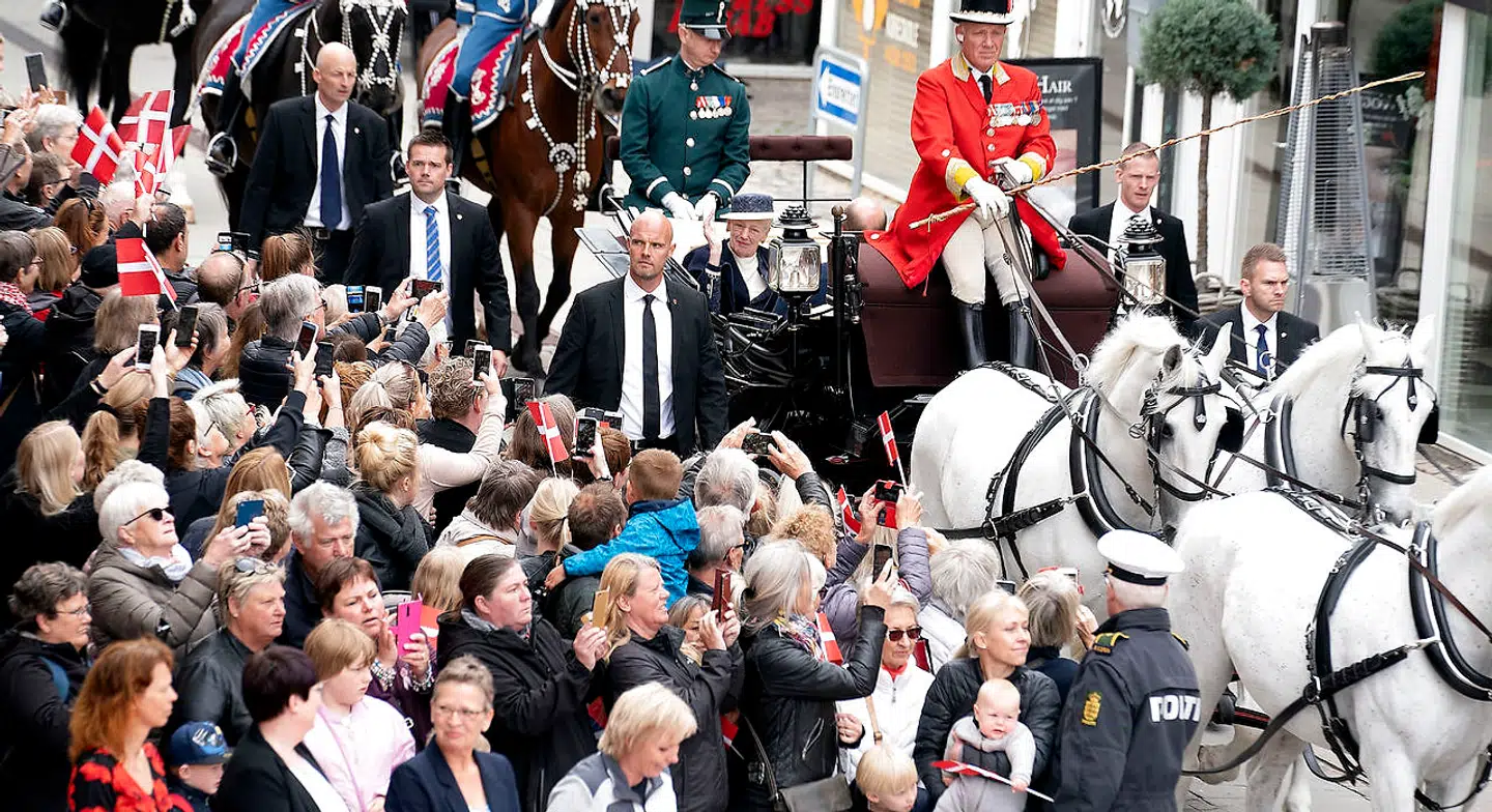 Dronning Margrethe kørte fra Rådhuset til Center for Sundhed, Træning og Rehabilitering, i karet.