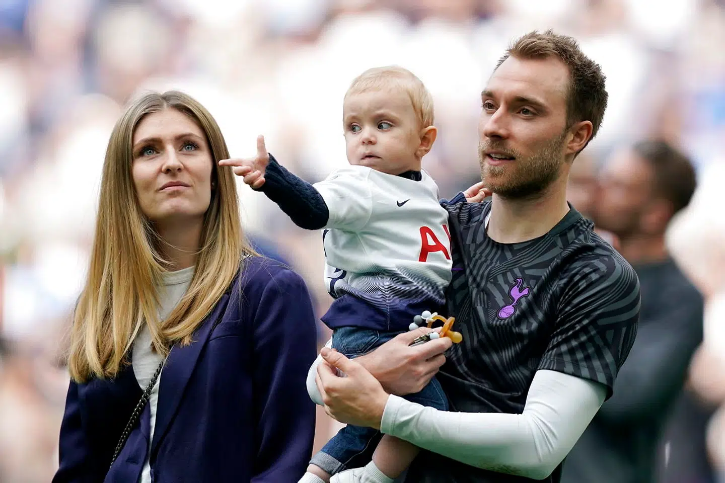 Om Christian Eriksen og familien skifter London ud med Real Madrid er endnu ikke bekræftet, men det begynder for alvor at lugte af et mega-skifte for danskeren.