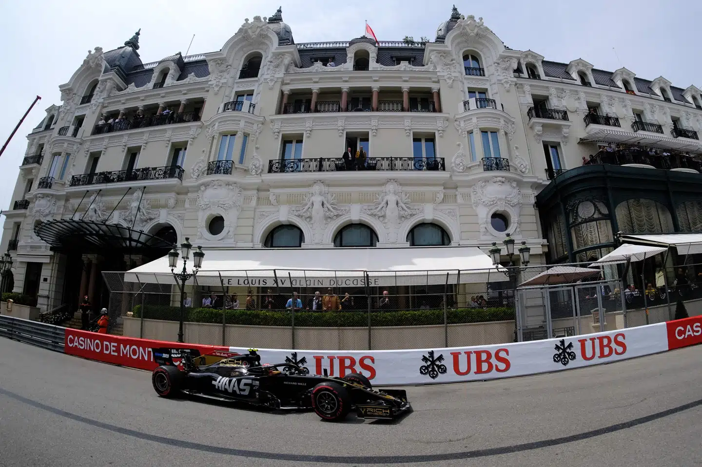 Kevin Magnussen startede i femte position, men endte med ikke at få VM-point søndag. Boris Horvat/Ritzau Scanpix