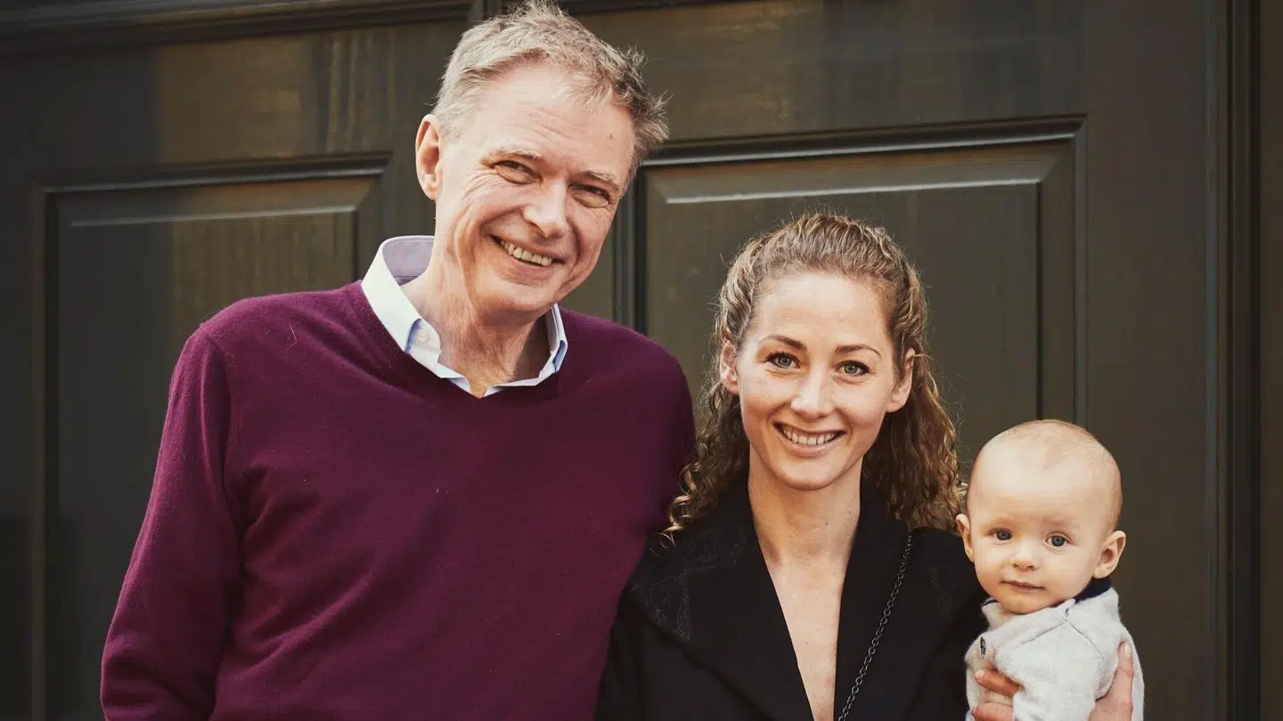 Klaus Riskær med kæresten Anna Pia og sønnen Adam.