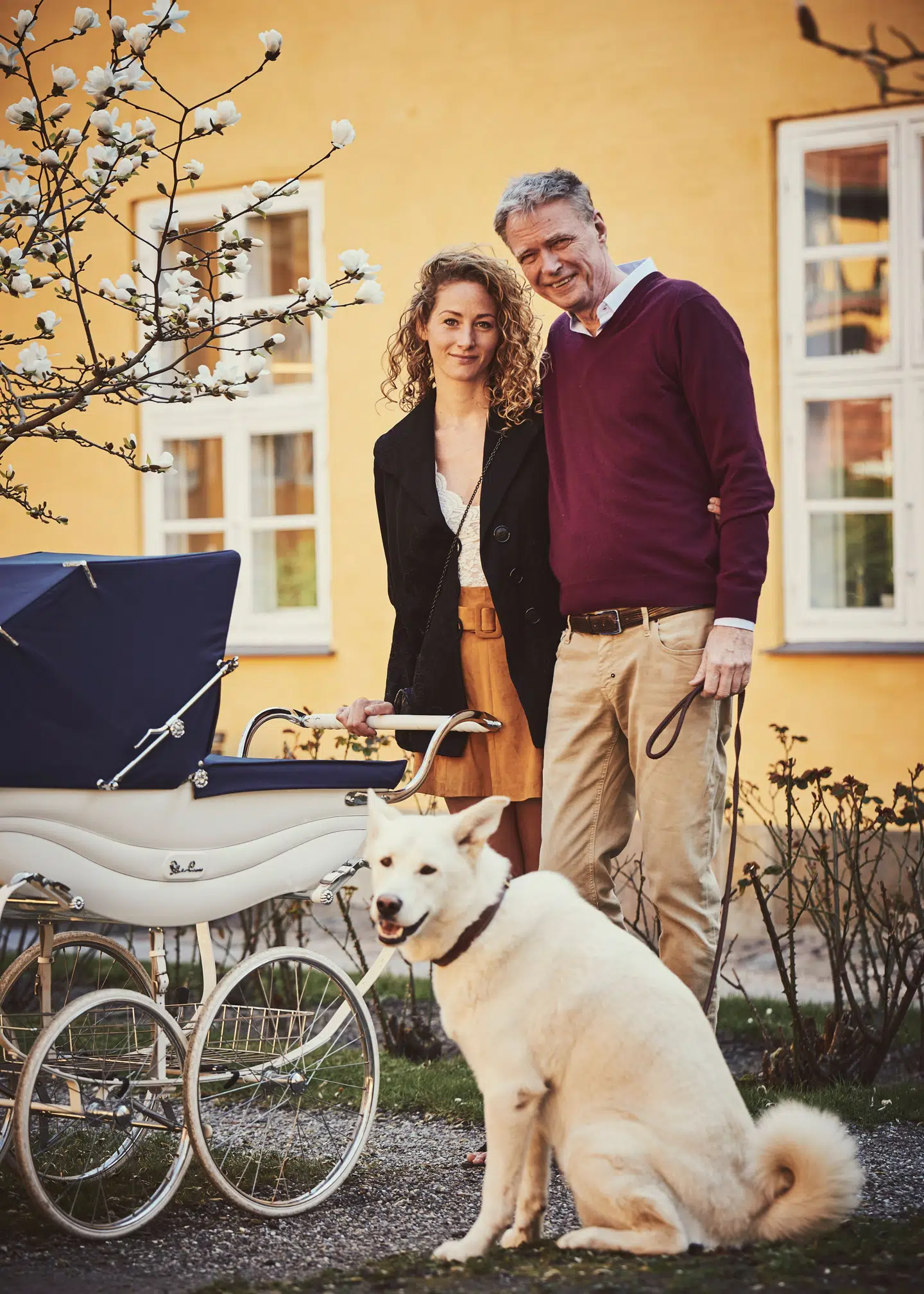 Anna Pia er meget interesseret i både natur og dyr. Her er familien med deres hund, Nanuk.