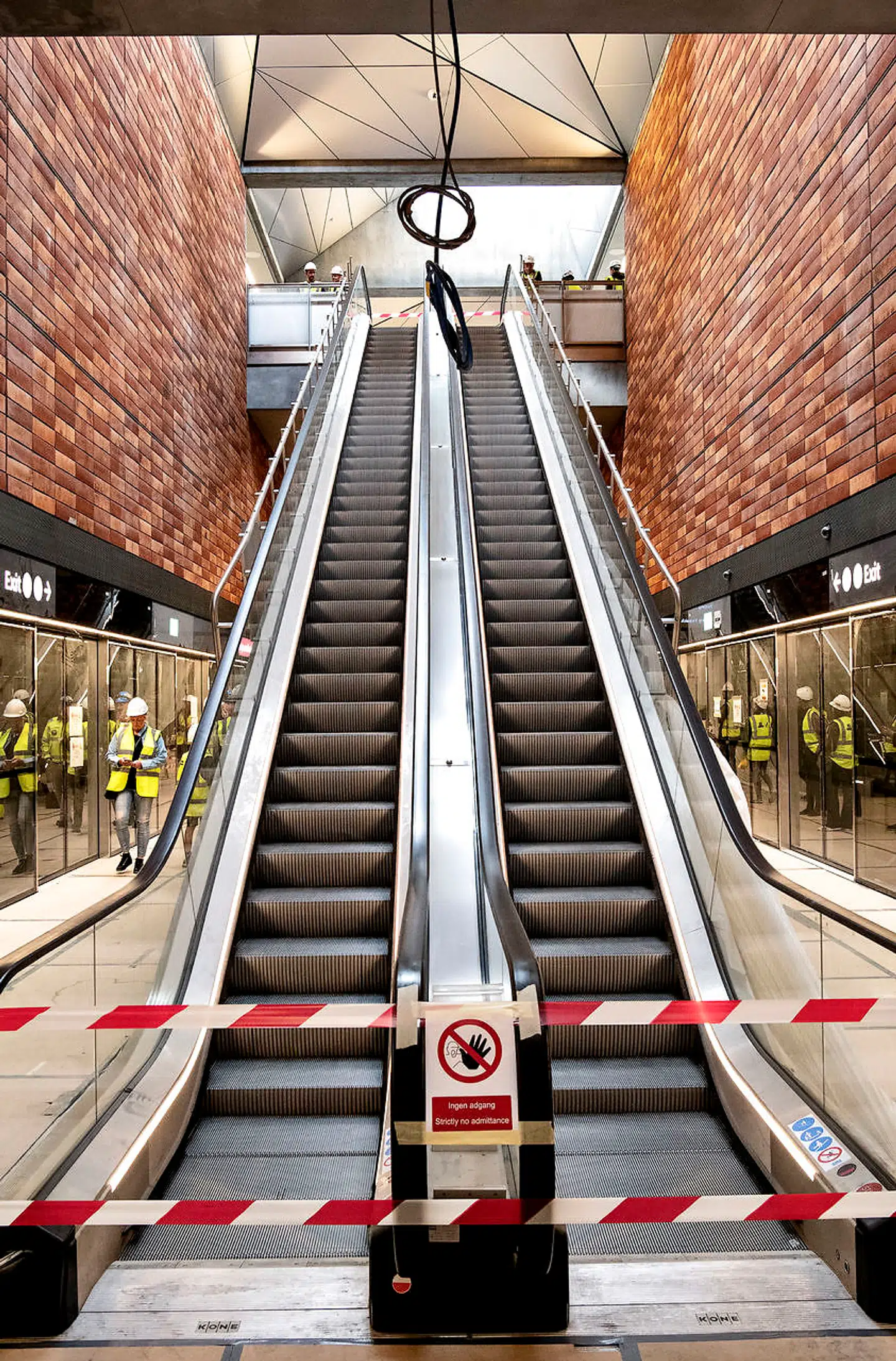De røde teglsten er Enghave Plads stations nye varemærke.