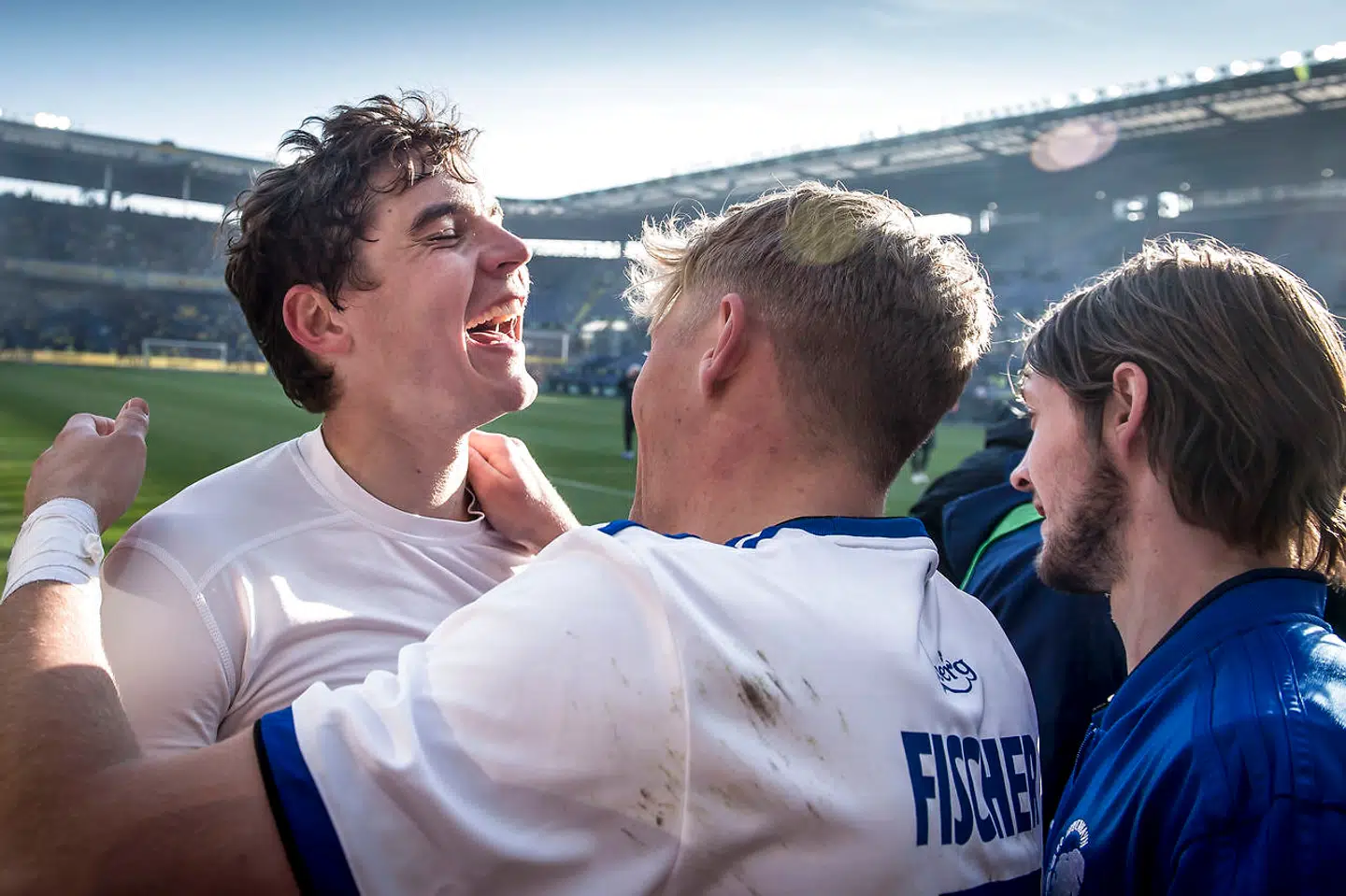 FC Københavns Viktor Fischer og FC Københavns Robert Skov jubler efter Superligakampen mellem Brøndby IF og FC København på Brøndby Stadion i Brøndby, søndag den 14. april 2019. FCK vinder kampen 1-2.