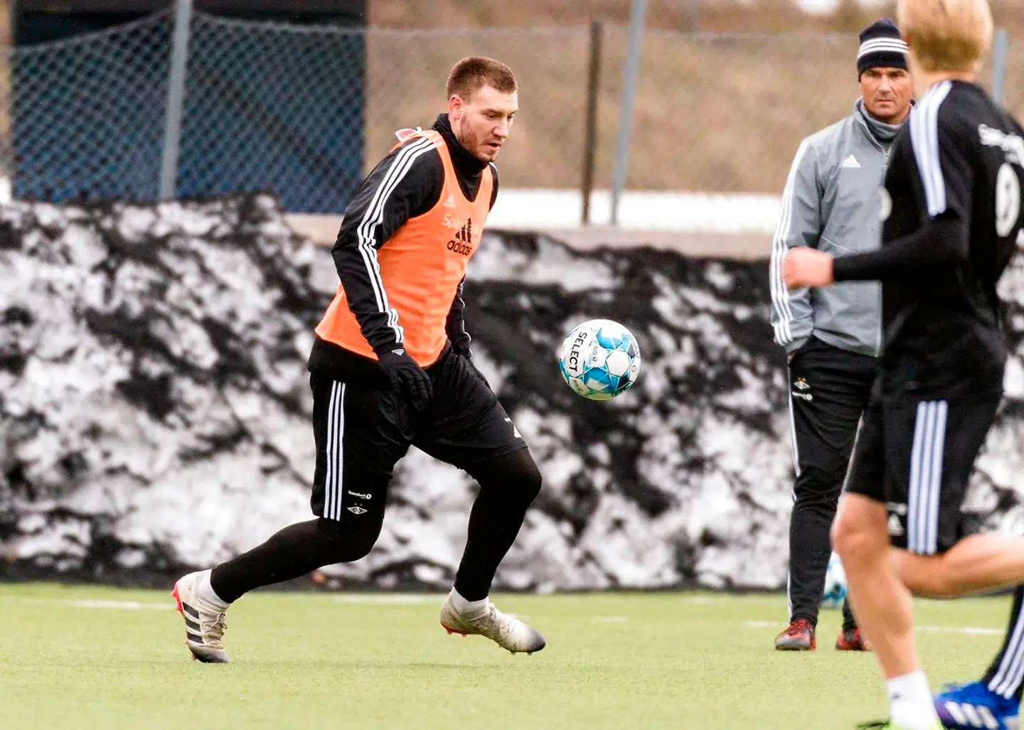 Nicklas Bendtner ser mere til træningsbanen end kampbanen for tiden.