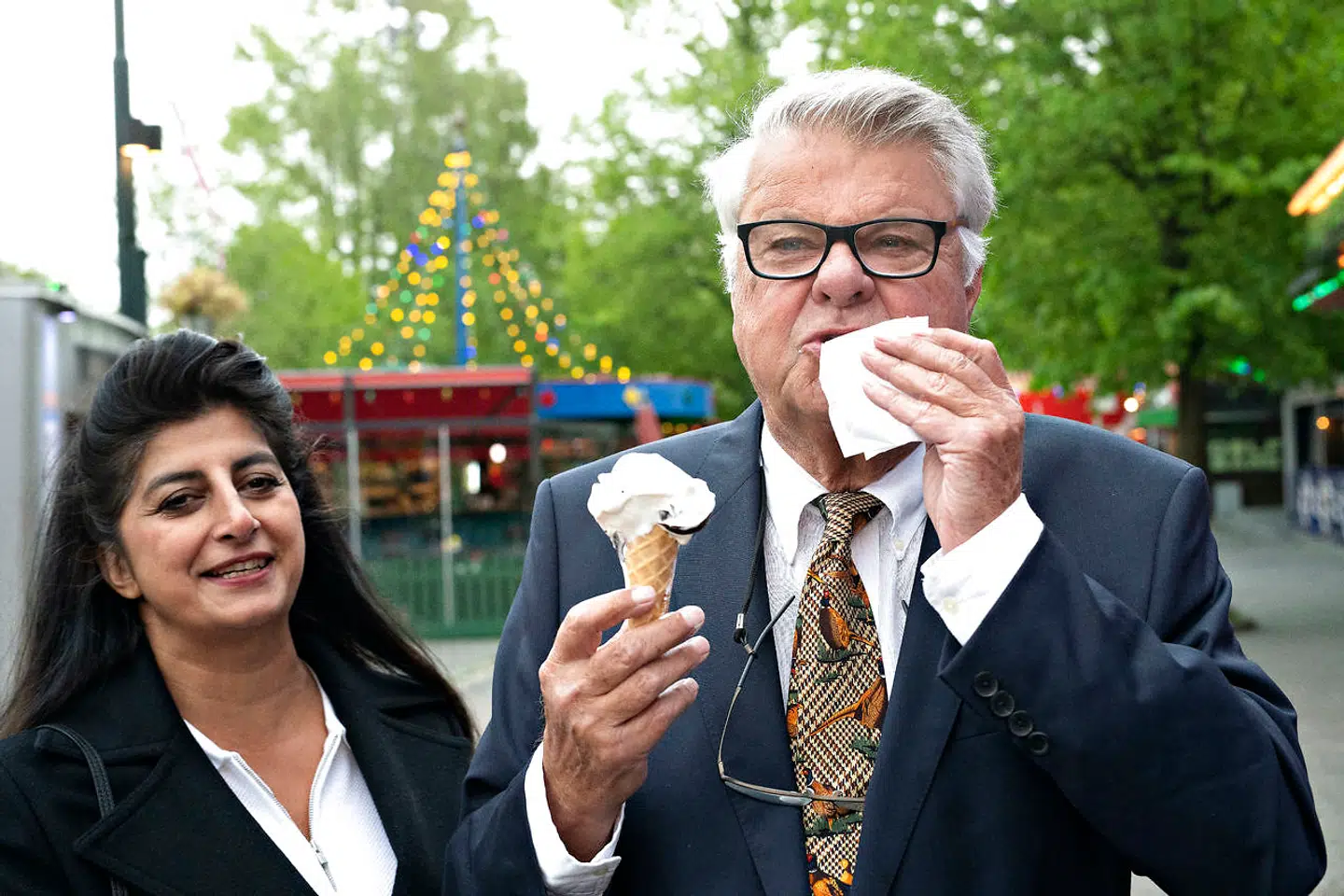 Christian Kjær har været på kur, men havde i dagens anledning købt sig en is.
