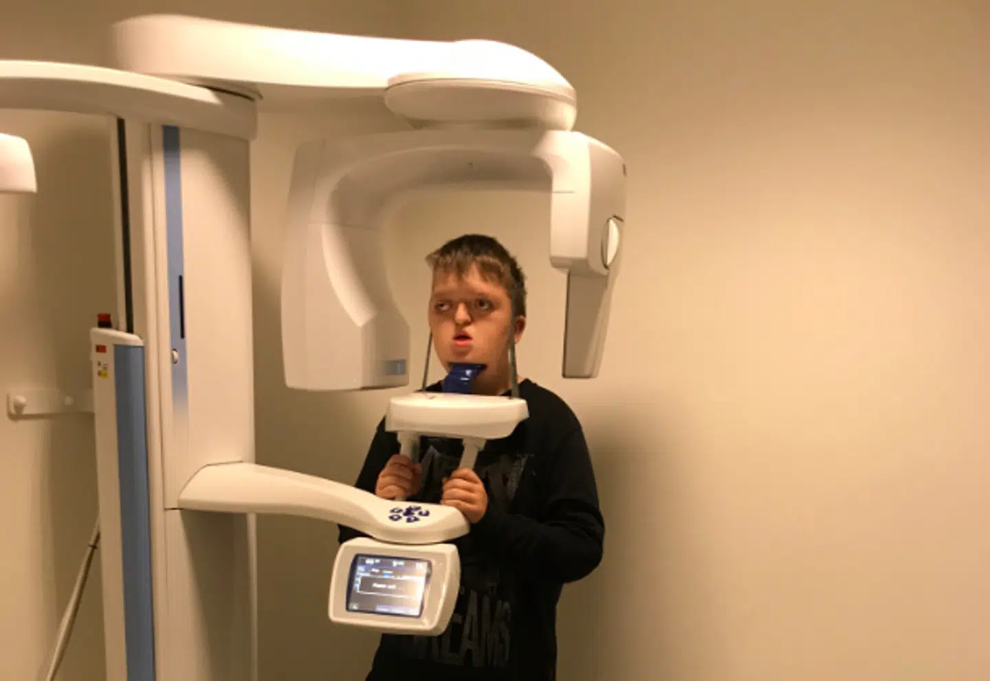Silas går jævnligt til kontroller på hospitalet.