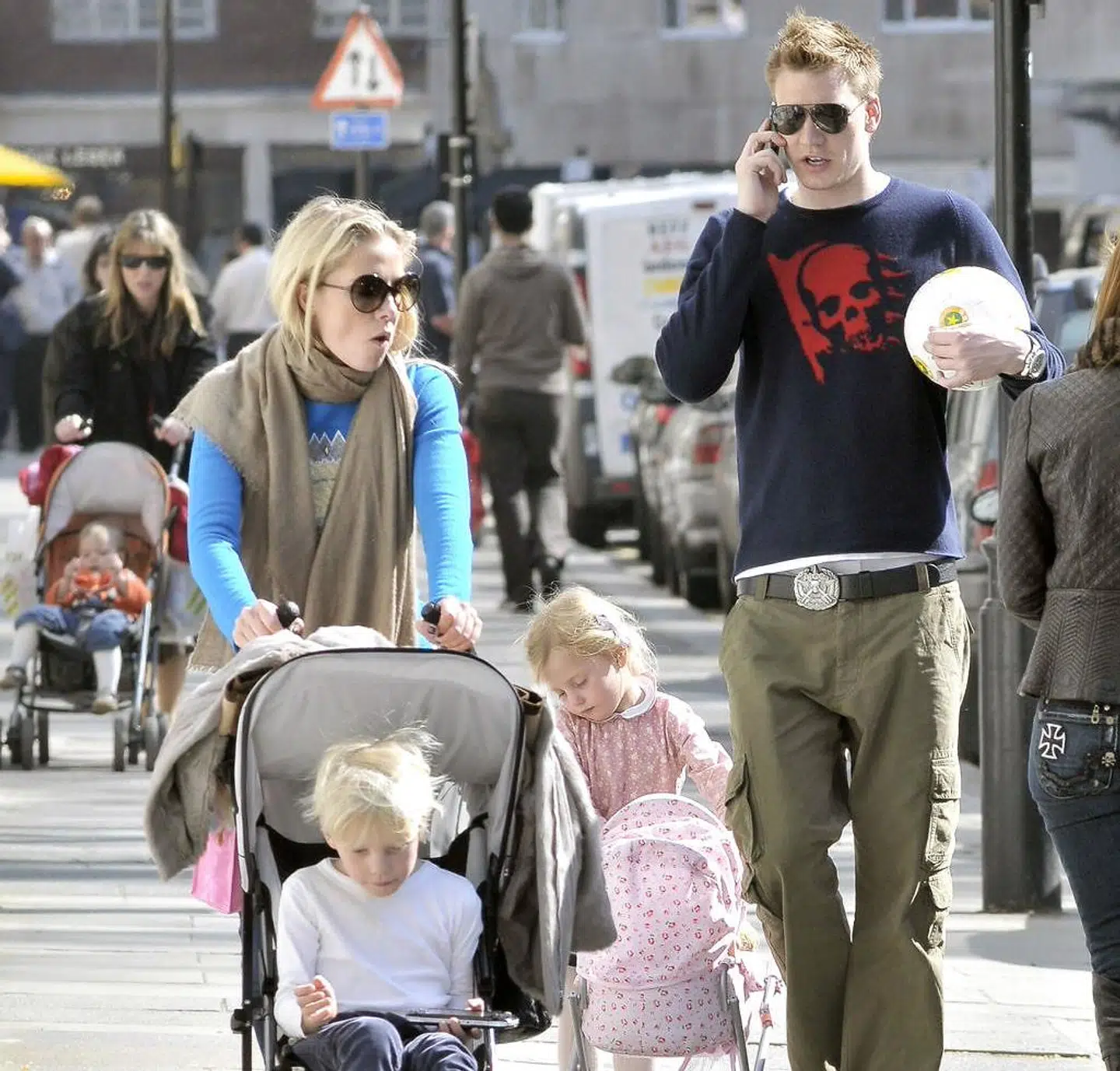 Her ses Caroline Fleming og Nicklas Bendtner i London med Alexander og Josephine, da de dannede par.