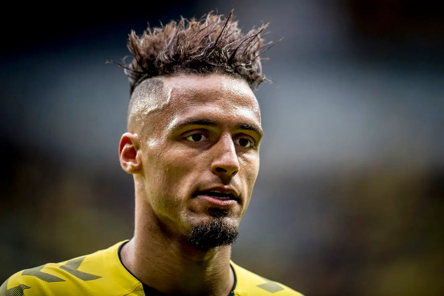 Hany Mukhtar har længe været på vej væk fra Brøndby. Nu vil klubben beholde ham i endnu en sæson.