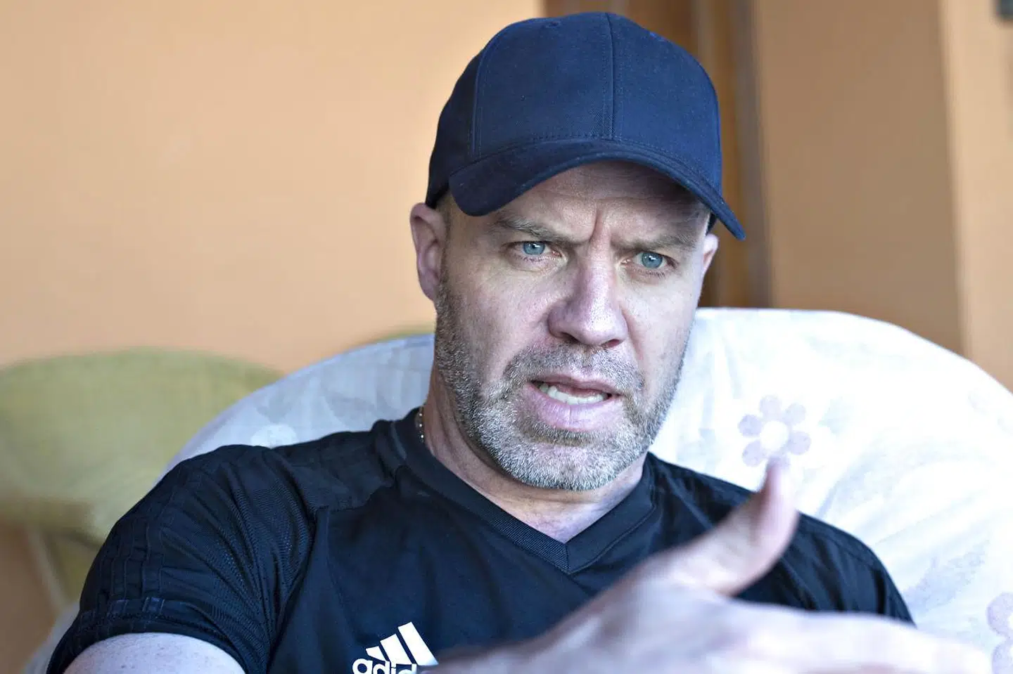 Sportsdirektør i Rosenborg BK, Stig Inge Bjørnebye, roser Bendtner for hans håndtering af den nuværende situation, hvor han er langt fra spilletid.