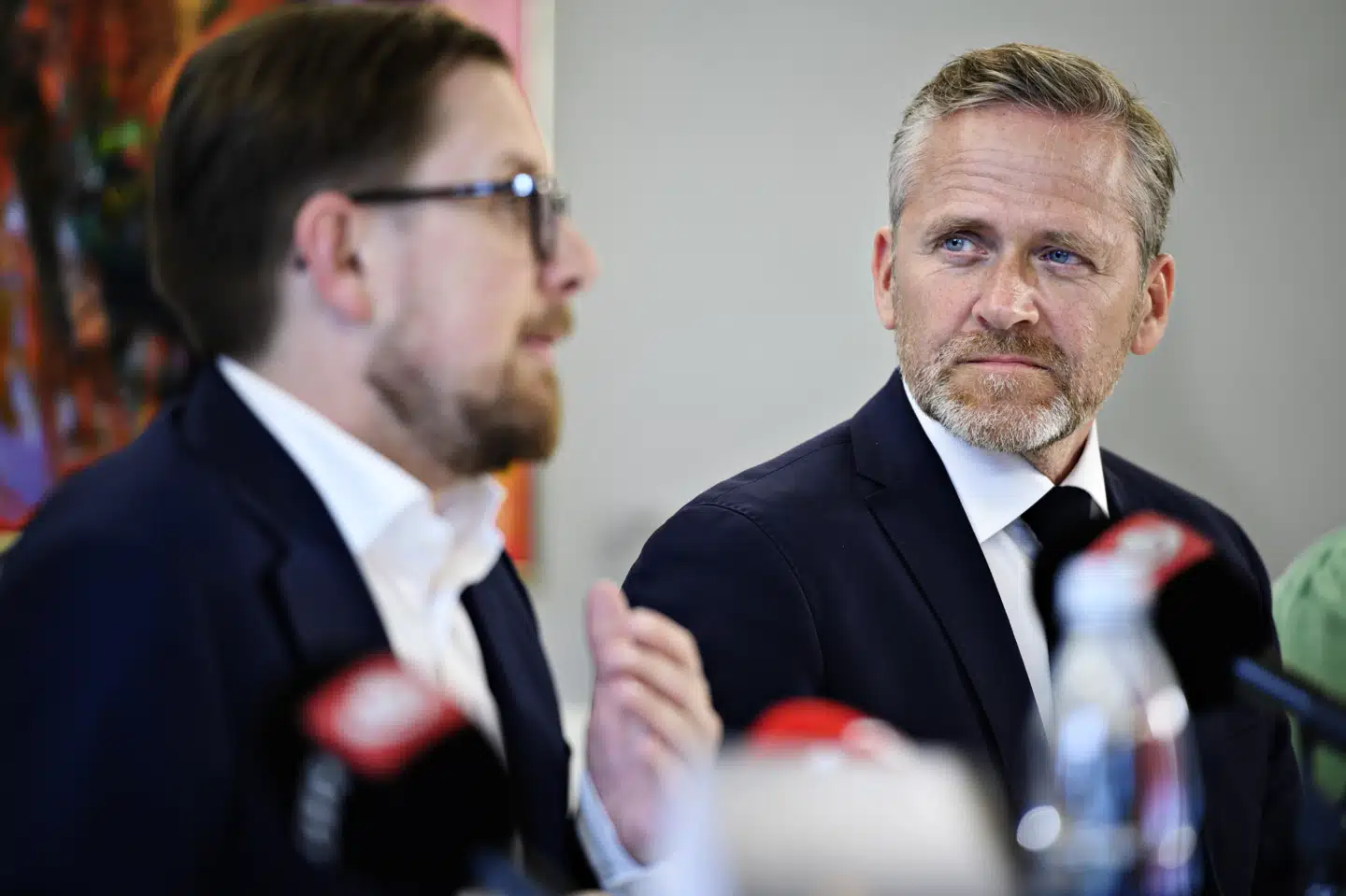 Ifølge partileder Anders Samuelsen (LA) er det en win-win at fjerne loftet over, hvor meget studerende må tjene ved siden af SU'en. Før skat må man i dag på en videregående uddannelse i snit tjene 13.375 kroner om måneden ved siden af sin SU. Philip Davali/Ritzau Scanpix