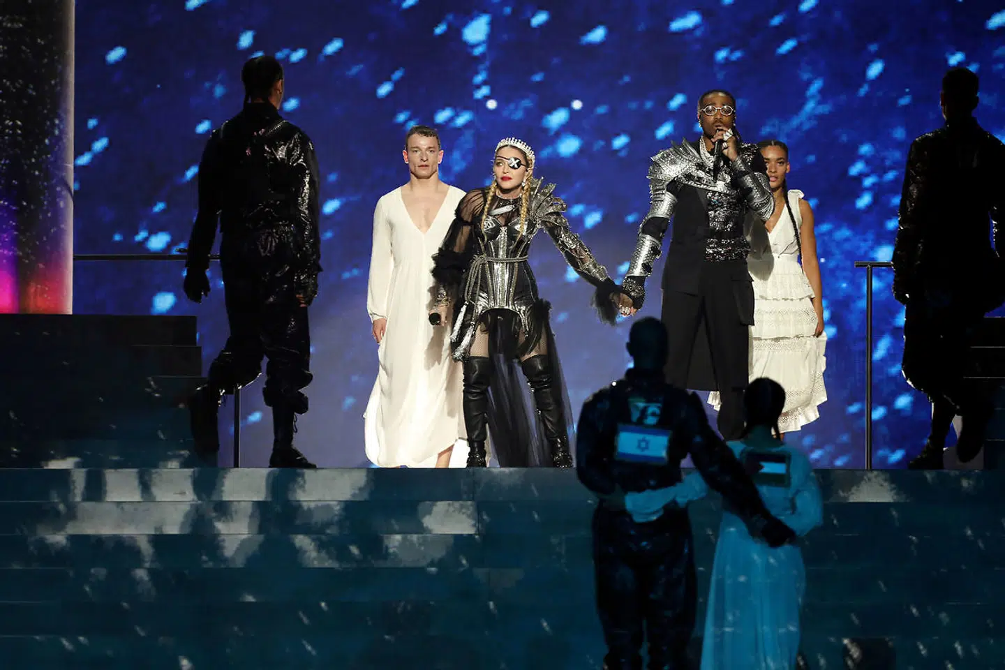 Madonna poptrædte som en gæst under Eurovision finalen lørdag d. 18. maj.
