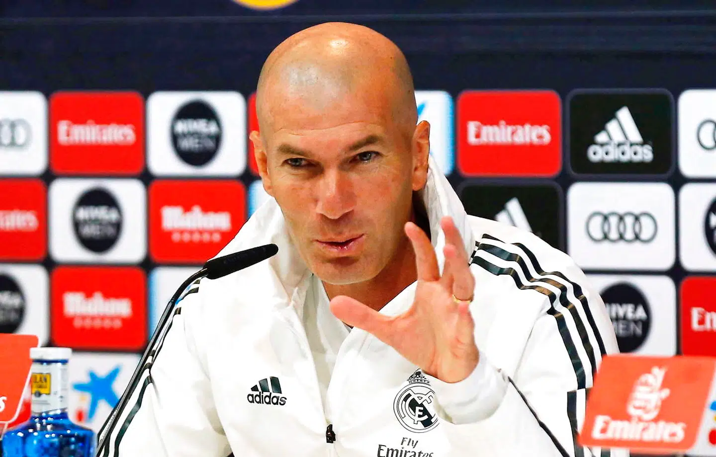 epa07580420 Real Madrid's head coach Zinedine Zidane speaks during a press conference at the club's Valdebebas sports city in Madrid, Spain, 18 May 2019. Real Madrid will face Real Betis in their Spanish La Liga soccer match on 19 May 2019. EPA/PACO CAMPOS