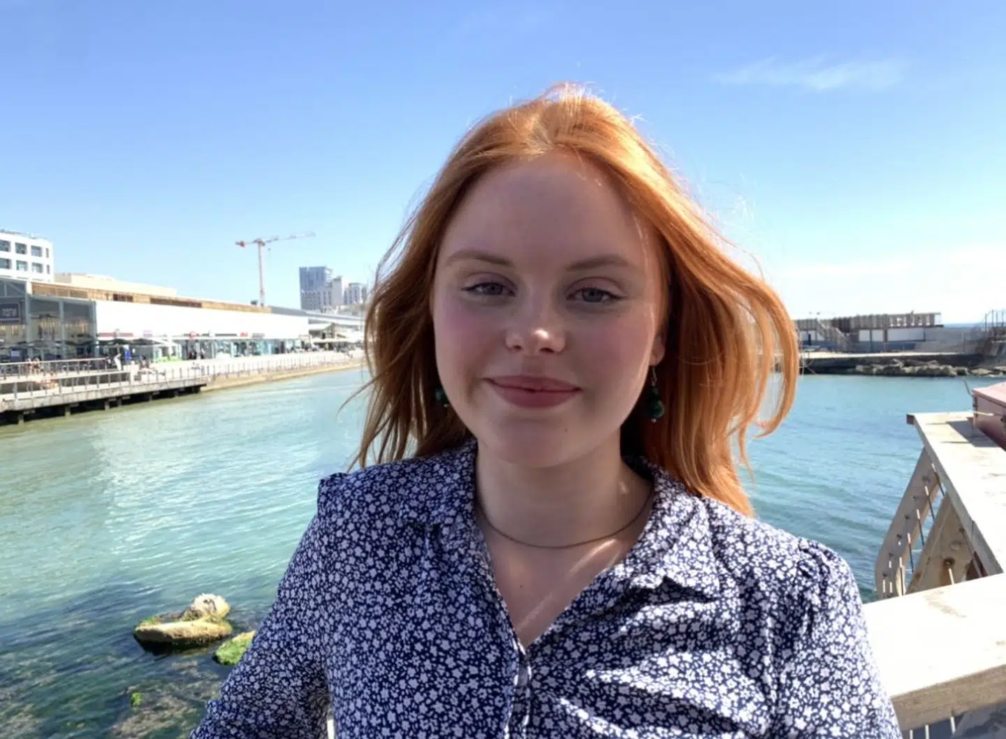Andrea Heick Gadeberg skal synge kor for Leonora ved Eurovision 2019.