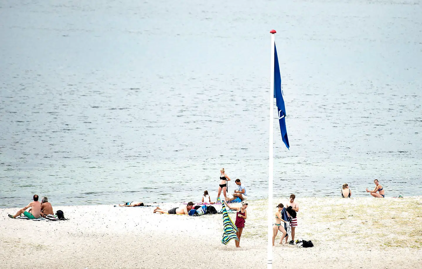 I 2018 var Danmark ramt af hedebølge. I 2019 bliver det ikke lige så varmt, men danskerne kan godt finde solbriller og solcreme frem alligevel.