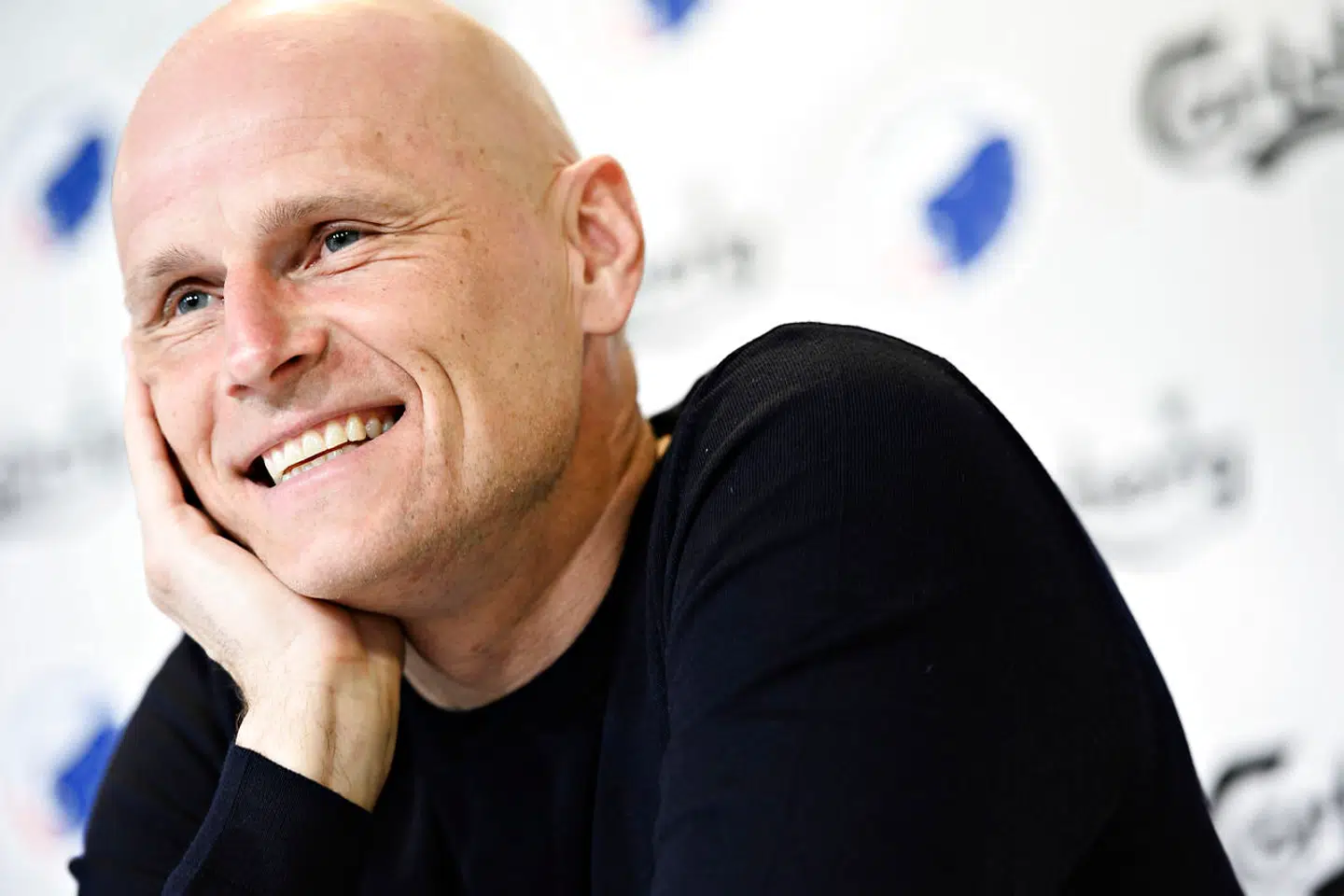 Ståle Solbakken ved mandagens pressemøde.