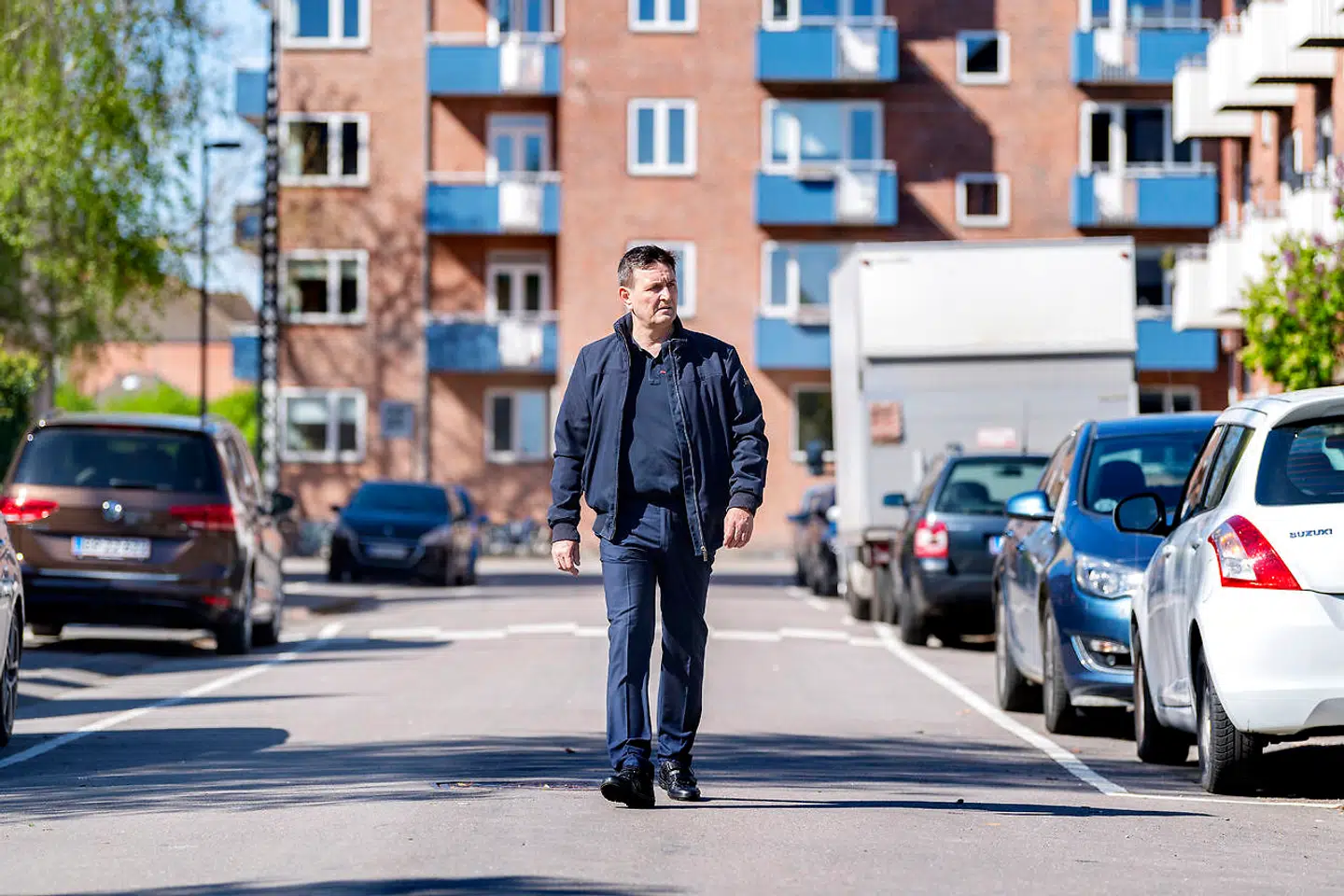 Andre Nesgaard bor i hus på Lemnosvej. Han og en række grundejere er stærk utilfredse med en regning på 5,3 millioner kroner, de har fået af Københavns Kommune i forbindelse med en istandsættelse af vejen.