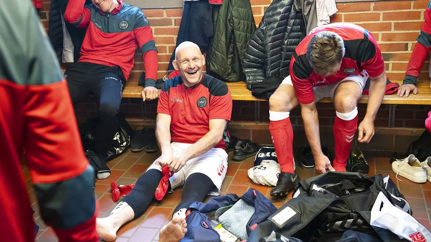 Det danske Old boys fodboldlandshold spillede fredag i Hedensted. Her Thomas Gravesen i omklædningsrummet.