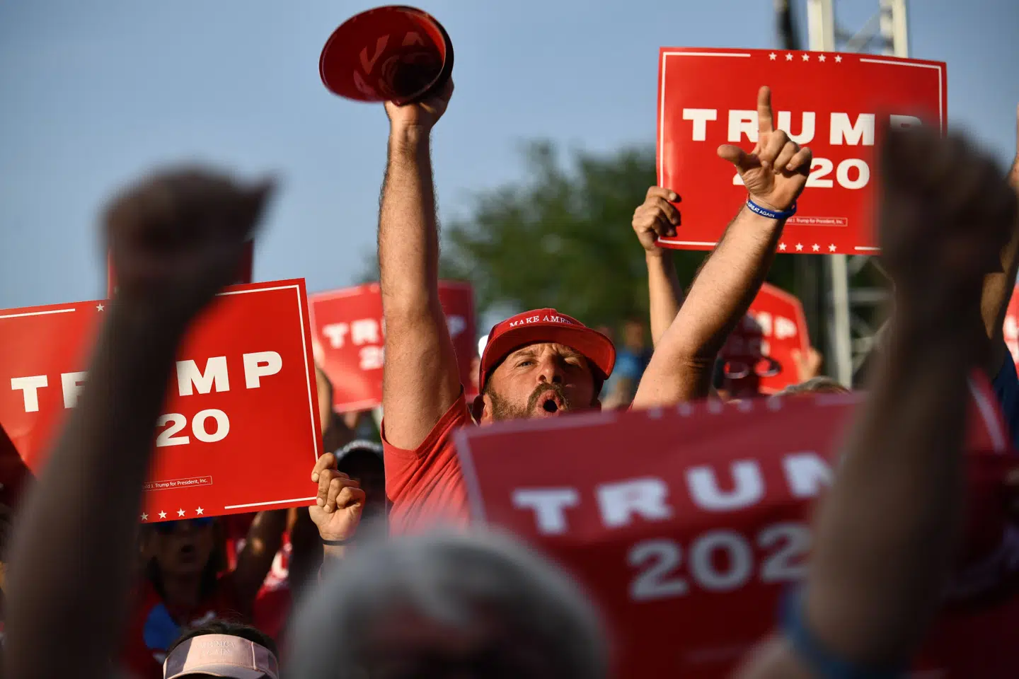 Vilde Trump-fans ved vælgermøde i Florida, onsdag.