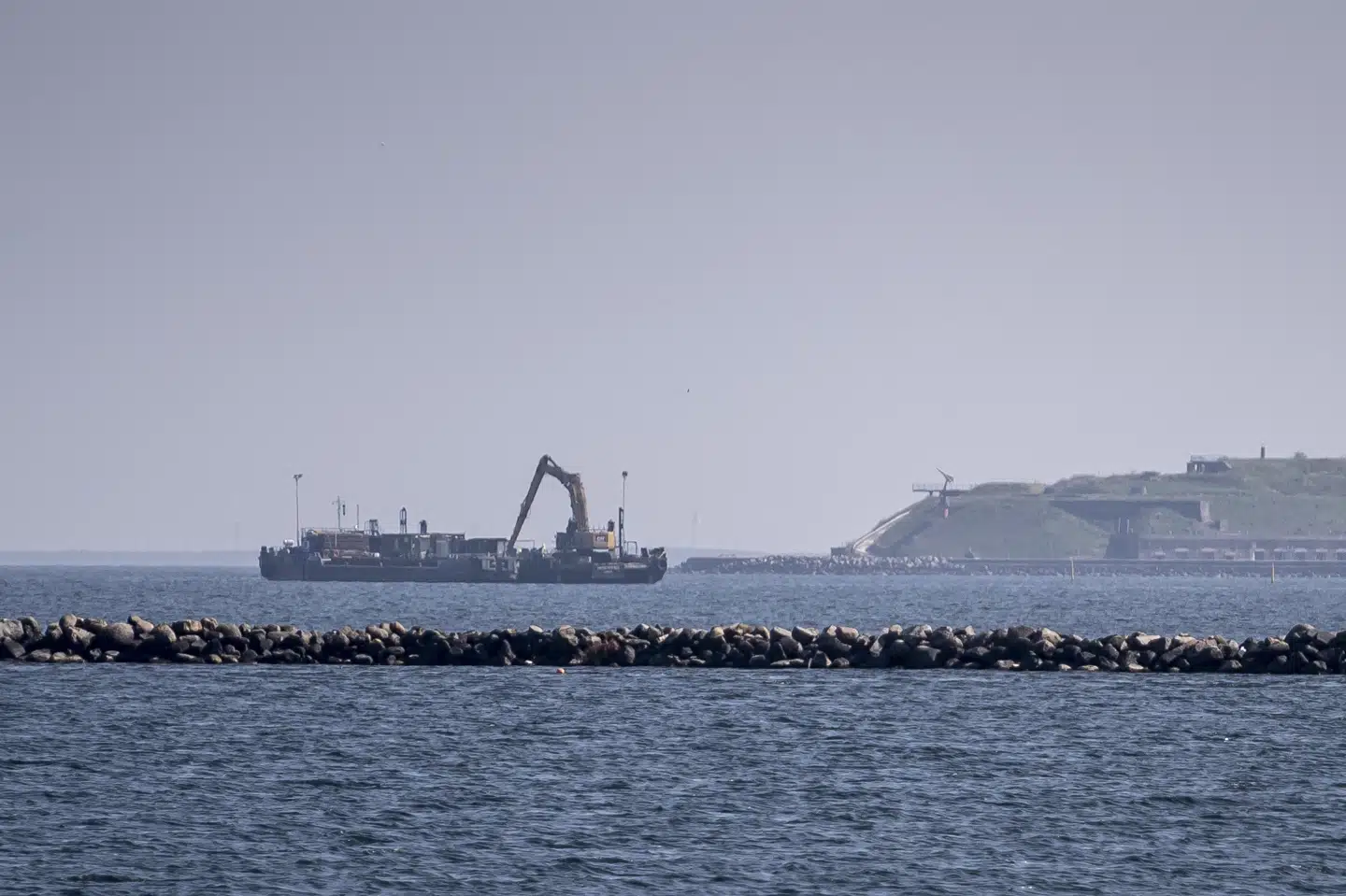 Gravearbejde og aktivitet ved anlæggelsen af Lynetteholmen omkring Refshaleøen og Margretheholms Havn i København i april 2022. Mads Claus Rasmussen/Ritzau Scanpix