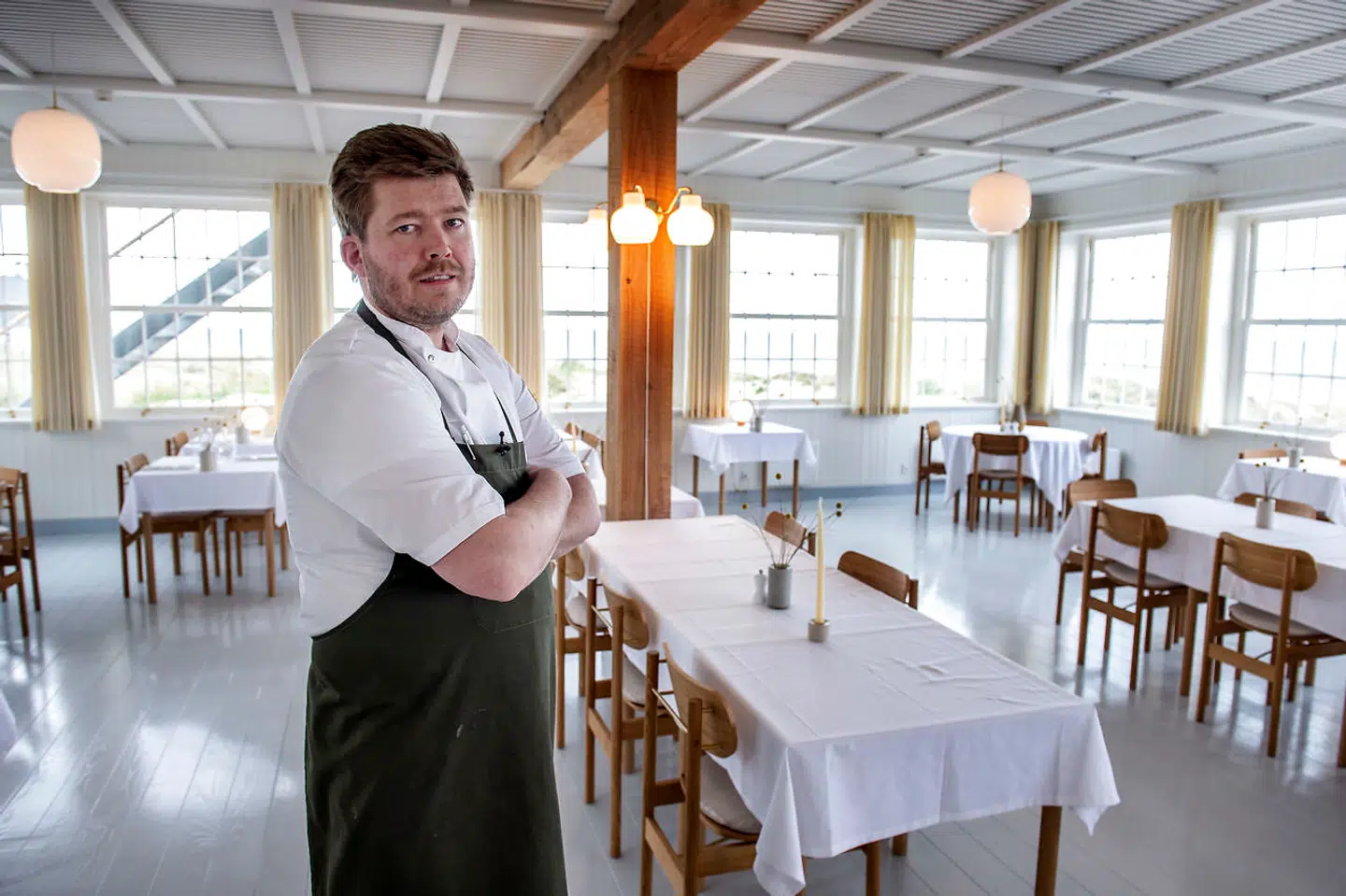 Kenneth Toft-Hansen, forpagter af hotellet, var rørt til tårer ved receptionen for det nyåbnede hotel. Her ses han et par dage inden receptionen. (Foto: Henning Bagger/Ritzau Scanpix)