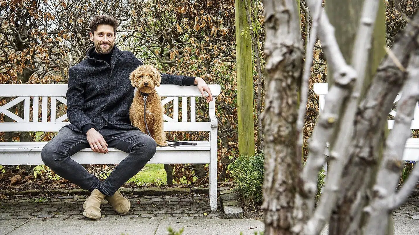 Aftenshow-værten Mikkel Fønsskov bliver kritiseret for sin værtspræstation onsdag aften.