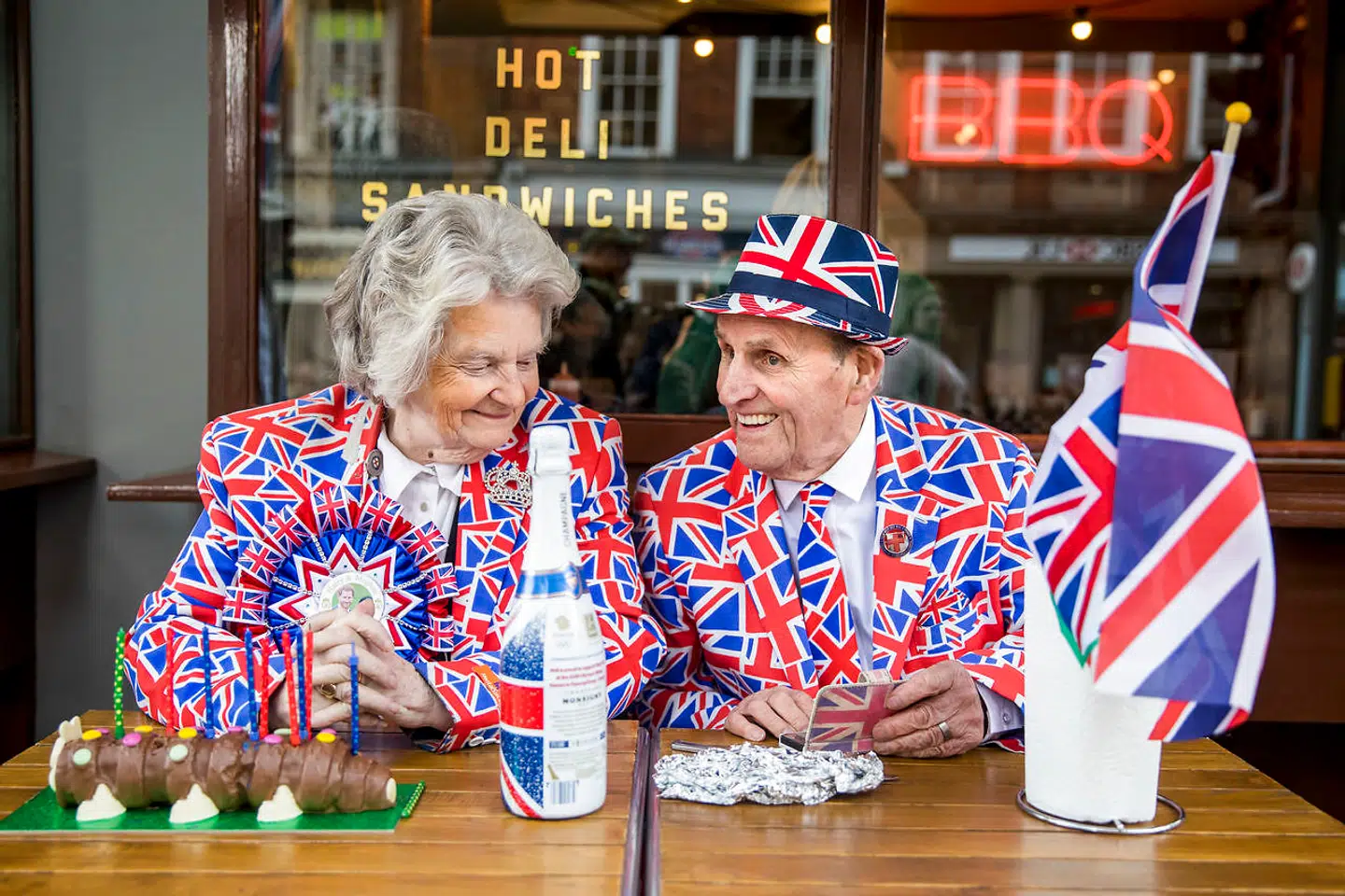 Margaret Tyler fra Wembley og Terry Hutt fra Weston-super-Mare.