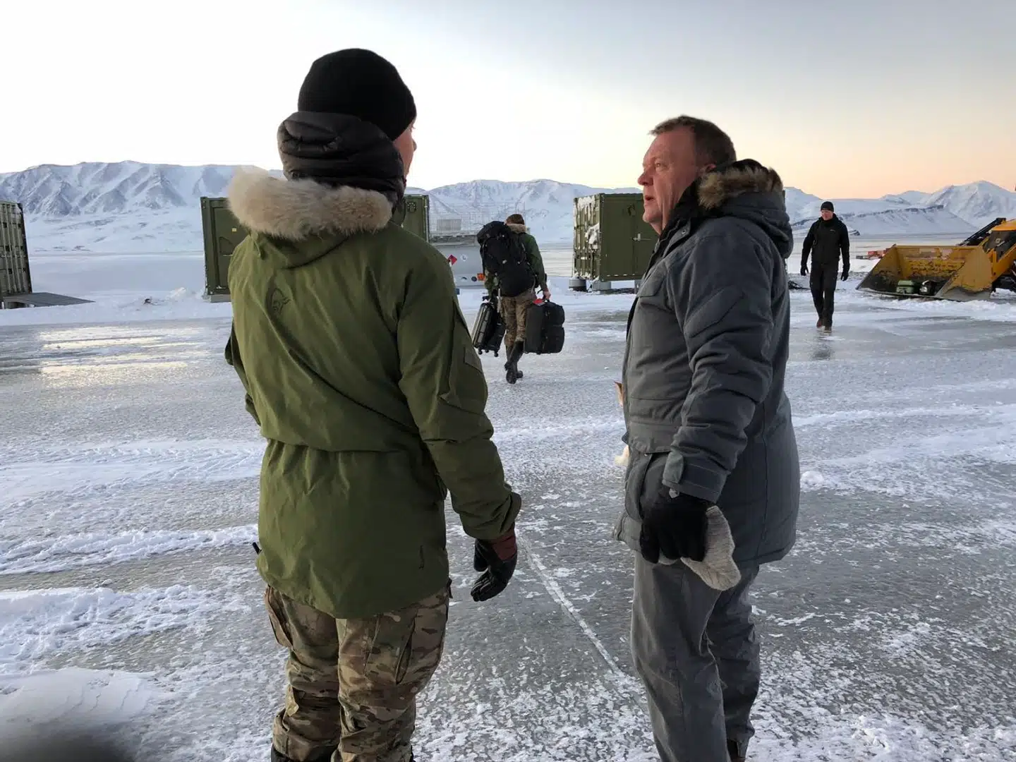 Udenrigsminister Lars Løkke Rasmussen (M) er blevet upopulær i Grønland, fordi han ikke har inddraget landets politikere i beslutningen om udvælgelsen af en ny arktisk ambassadør.