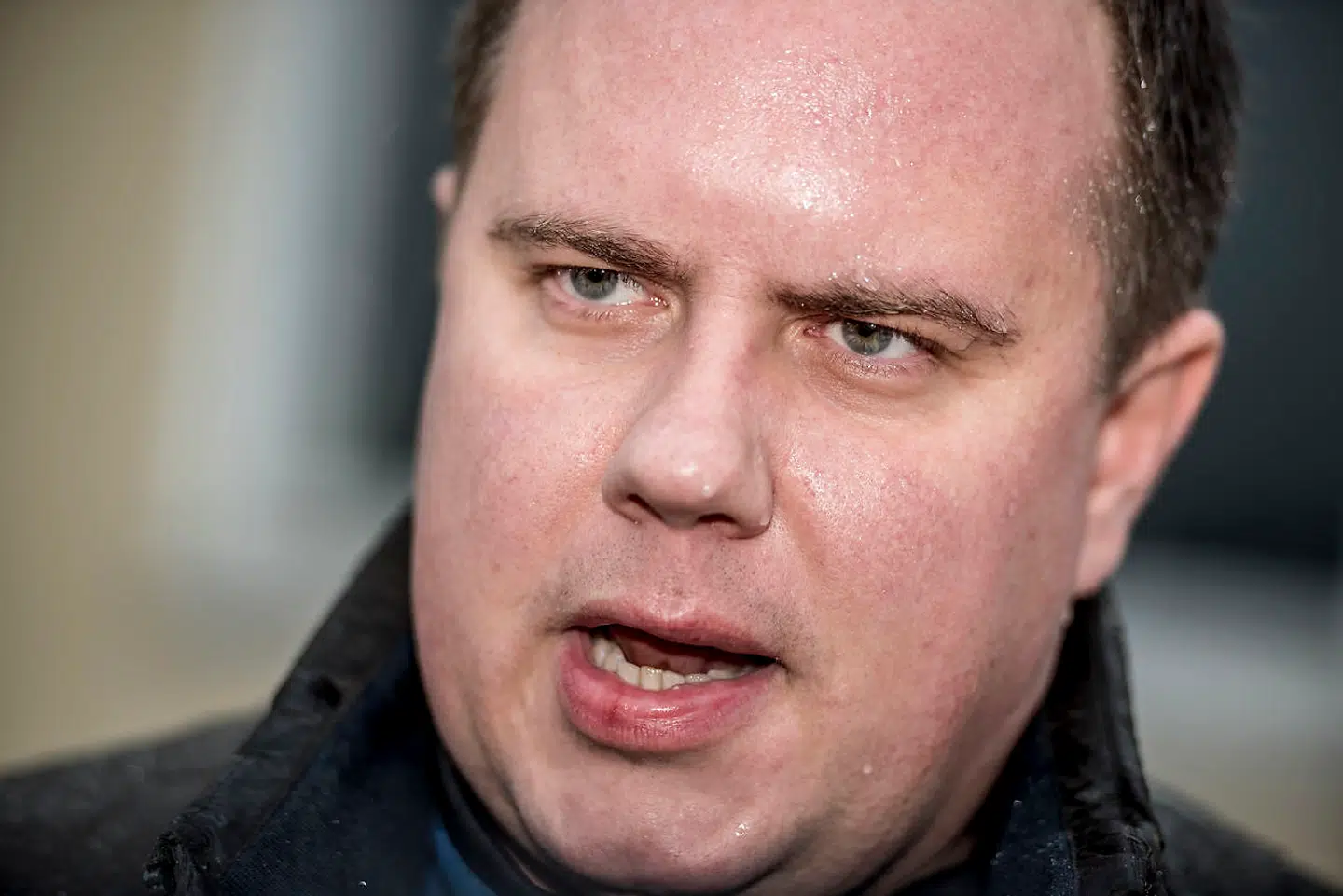 Martin Henriksen (DF) ved færgelejet i Kalvehave på Sydsjælland, inden han skal besøge øen Lindholm fredag den 7. december 2018. Regeringen og Dansk Folkeparti har præsenteret en aftale om at flytte udviste kriminelle fra Kærshovedgård til øen Lindholm ved Stege.