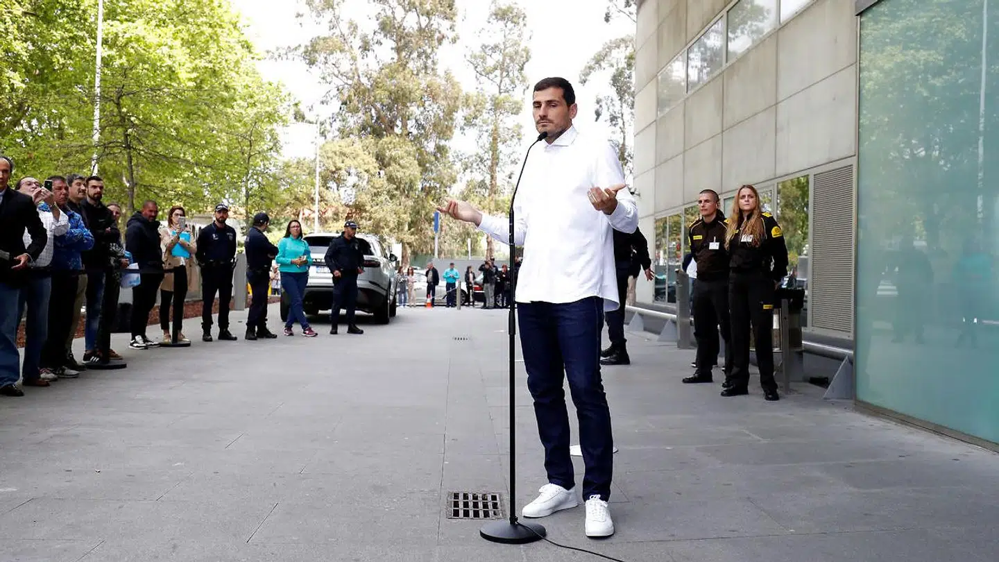 Presseopbuddet var stort, da Iker Casillas blev udskrevet.