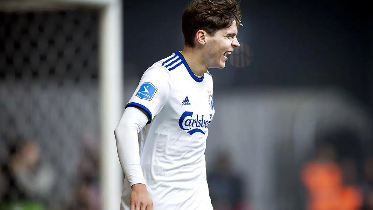 Robert Skov udlignede på straffespark i Parken.