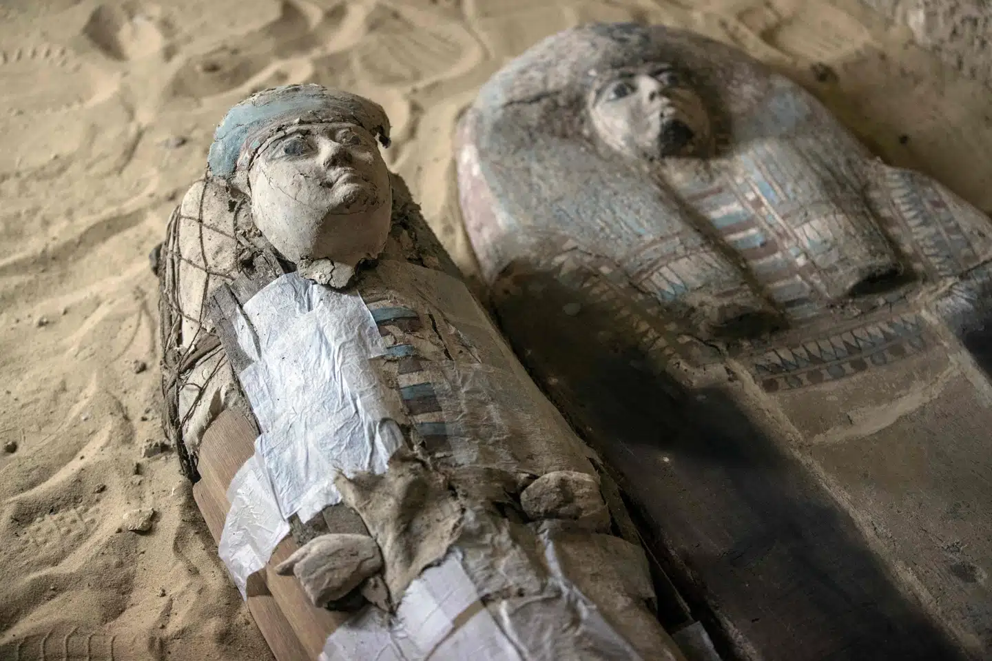 Sarkofager er blevet fundet i et gravkammer nær pyramiderne uden for Egyptens hovedstad, Kairo. Mahmoud Khaled/Ritzau Scanpix