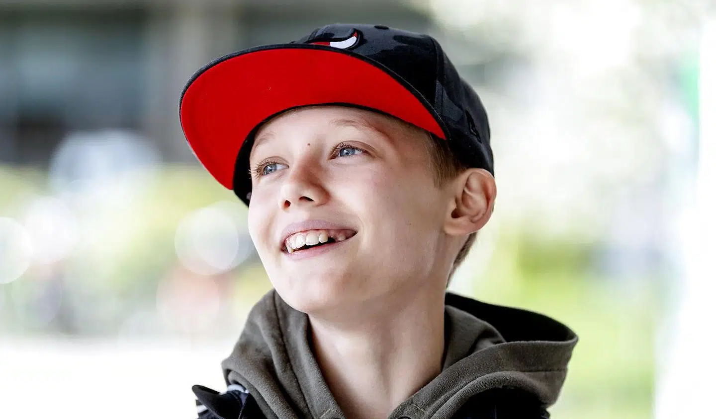 11-årige Elias blev ramt af hjerneblødning, mens hans var i skole. I dag har han ingen mén, men han vil ikke tilbage til sin gamle skole.