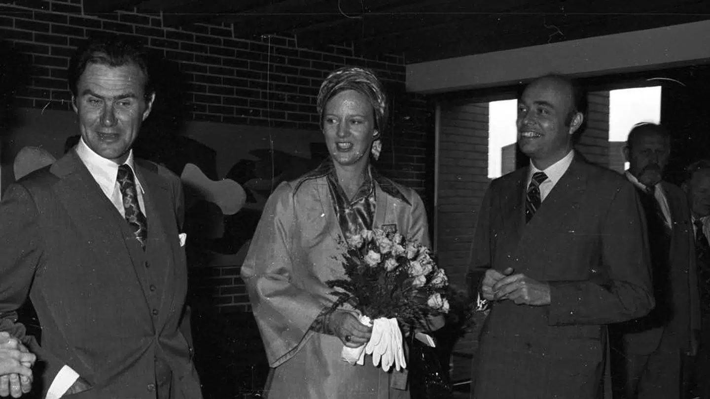 Jan Bonde Nielsen i sine yngre dage sammen med dronning Margrethe og prins Henrik.