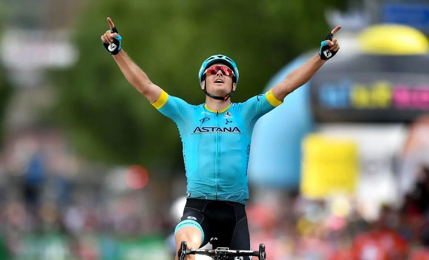 Jakob Fulgsang jubler over karrierens største sejr i form af Liège-Bastogne-Liège. Han er den første danske vinder af et af cykelsportens fem monumenter siden Rolf Sørensens sejr i Flandern Rundt i 1997.