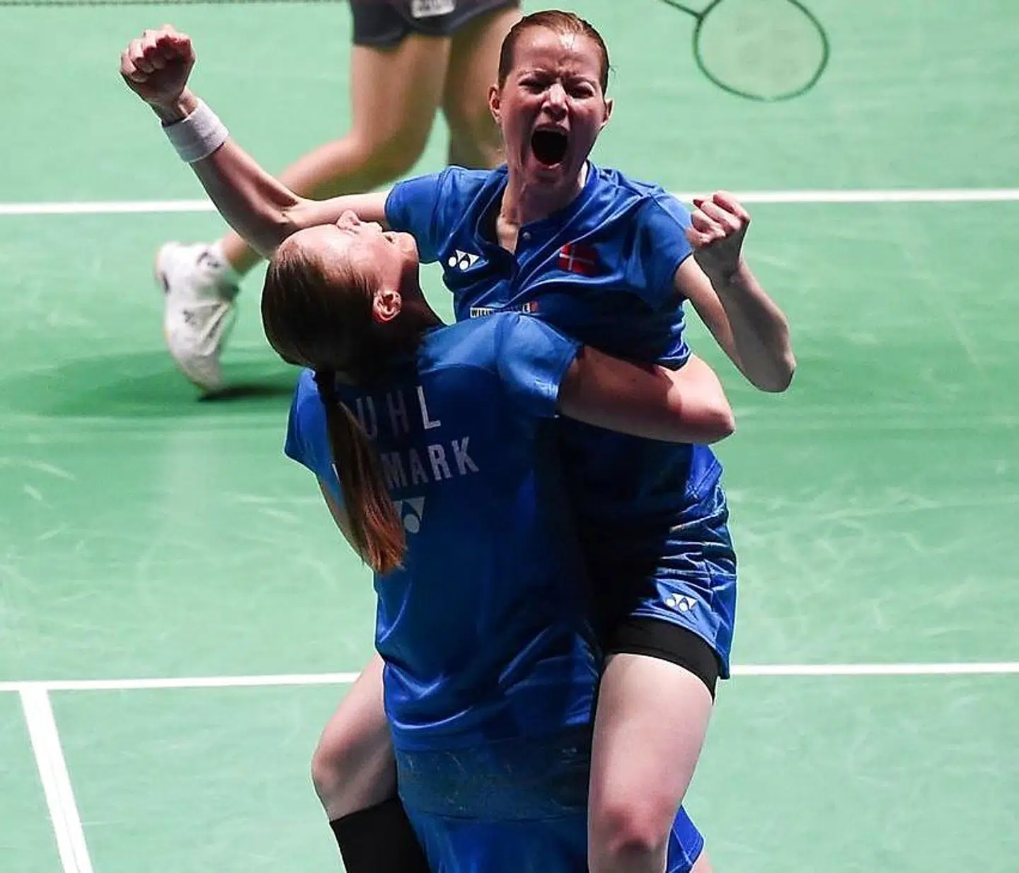 Så glade var Christinna Pedersen og Kamilla Rytter Juhl, da de i marts havde vundet All England-finalen i damedouble.