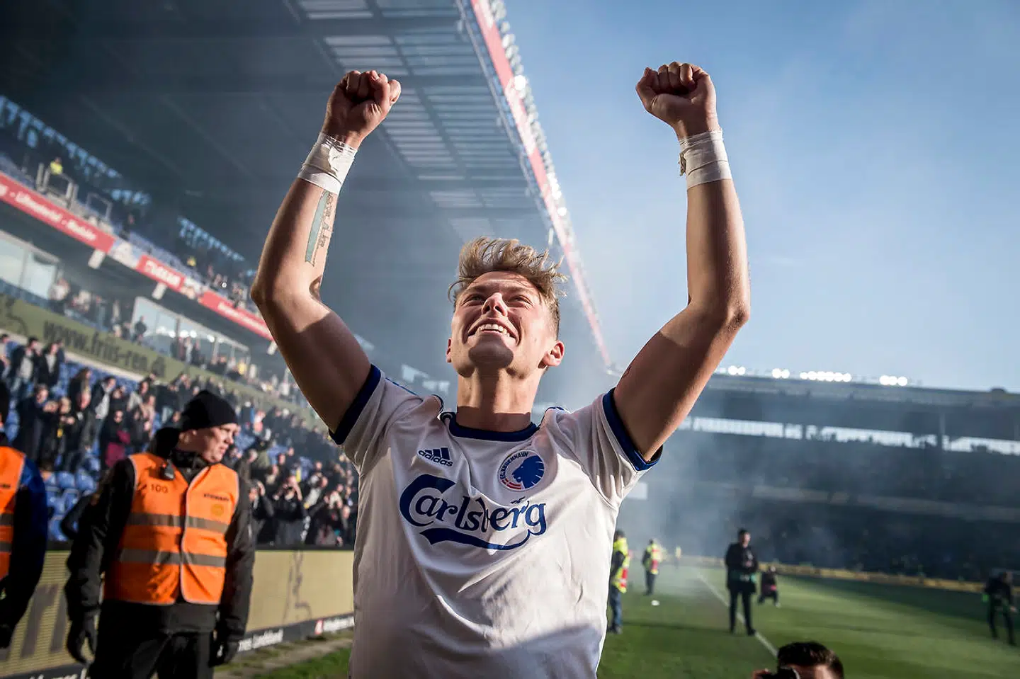 (ARKIV) FC Københavns Viktor Fischer jubler efter superligakampen mellem Brøndby IF og FC København på Brøndby Stadion i Brøndby, søndag den 14. april 2019. FC København har uden at imponere spillemæssigt indledt mesterskabsspillet med tre sejre, og torsdag kan en sejr over FC Midtjylland bringe guldet tæt på FCK. Det skriver Ritzau onsdag den 17. april 2019. (Foto: Mads Claus Rasmussen/Ritzau Scanpix)