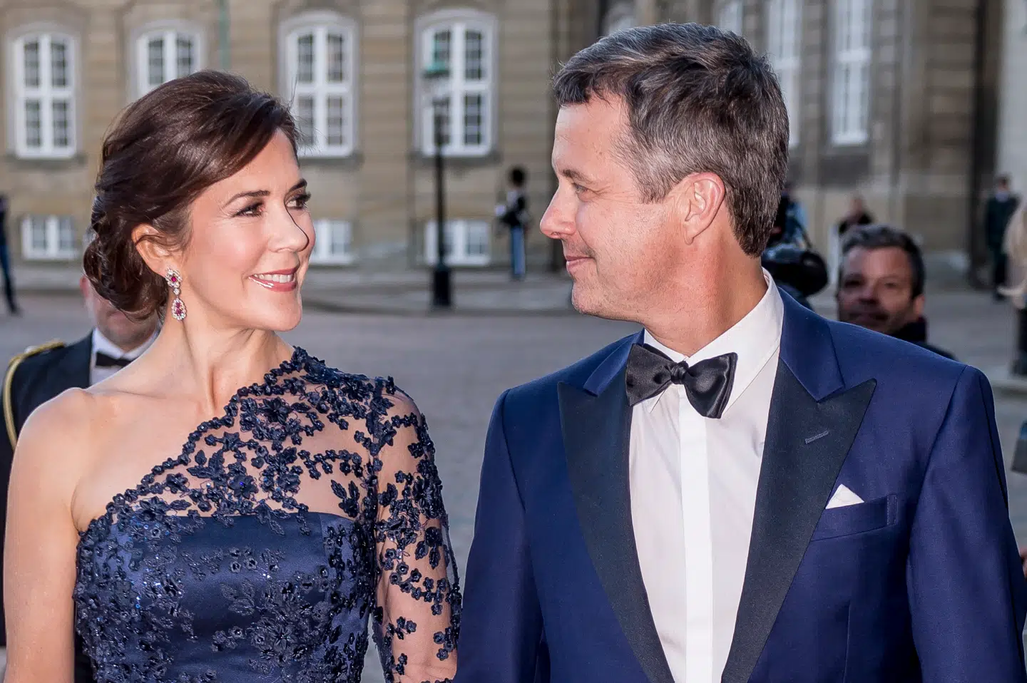 Kronprinsparret fotograferet for få dage siden ved Prinsesse Benediktes fødselsdag.