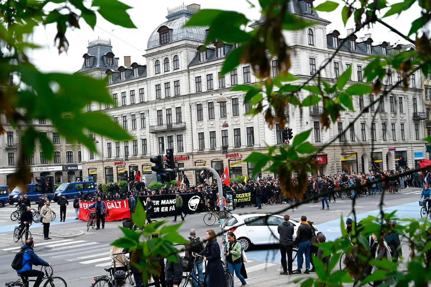 Liberal Alliances Ungdom og Venstre Ungdom holder en moddemonstration mod Antifascistisk Aktions(AFA) 1. maj demo, onsdag den 1 maj 2019. Moddemonstrationen starter på Israels Plads og bevæger sig sammen med det antifascistiske optog mod Fælledparken.. (Foto: Philip Davali/Ritzau Scanpix)