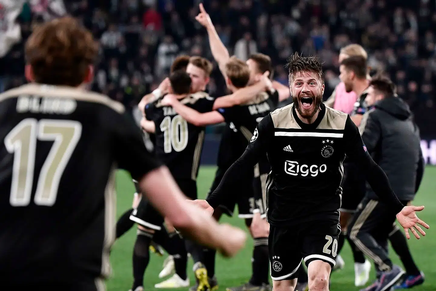 Lasse Schöne og holdkammeraterne jubler efter at have sendt Juventus ud.