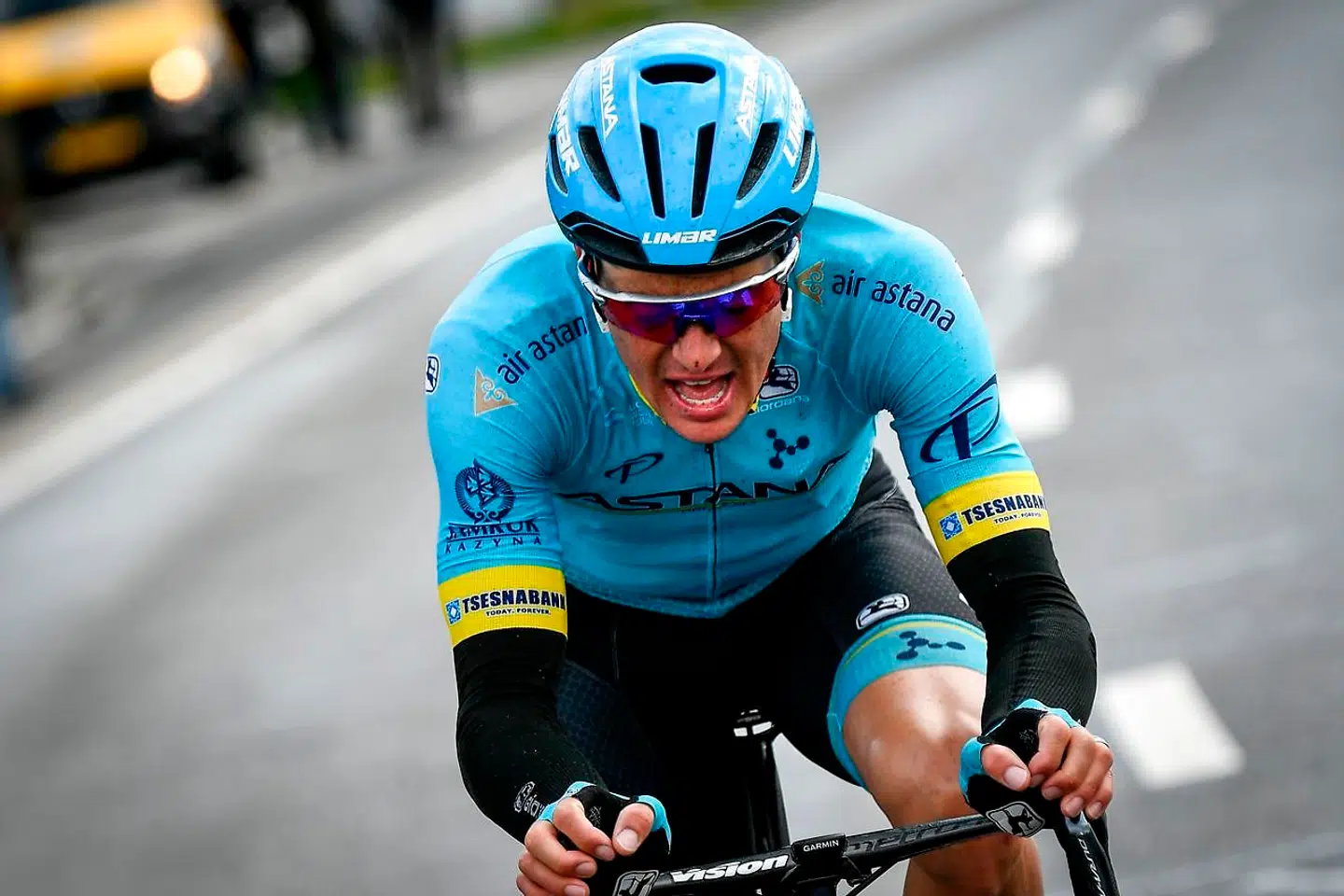 Jacob Fuglsang kører til daglig på det kasakhiske cykelhold Astana.