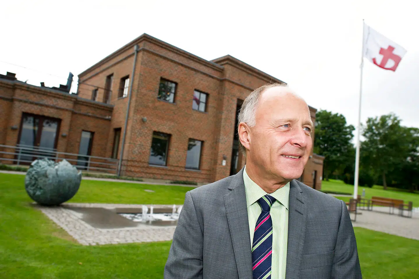 Torben Østergaard-Nielsen foran Danbunker i Middelfart.