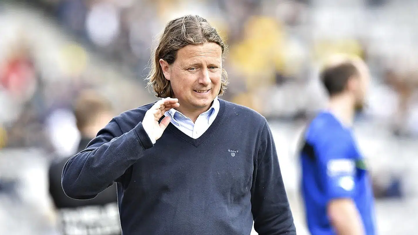 AC Horsens og cheftræner Bo Henriksen er i alvorlige problemer i Superligaen.