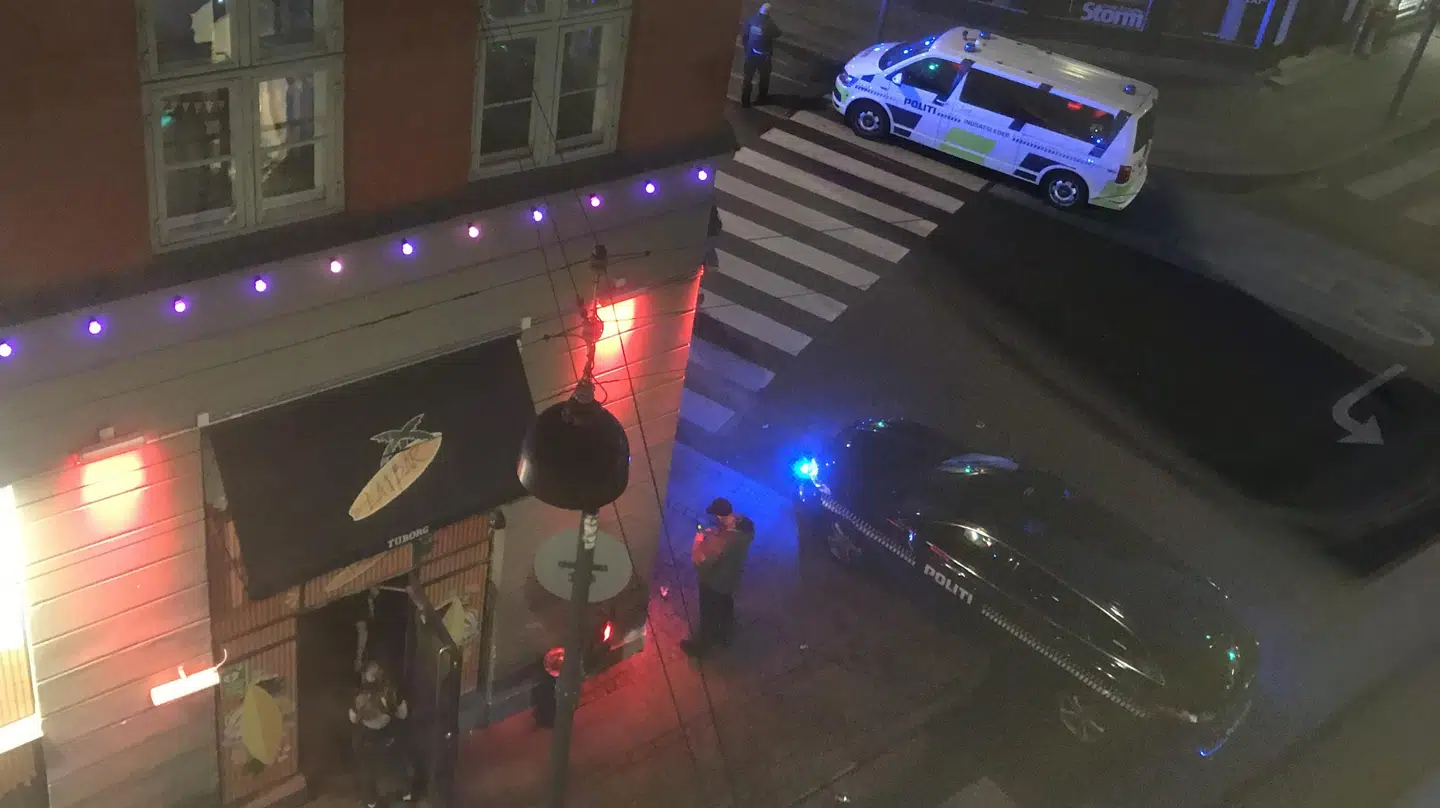 Betjente overfaldet ved LA Tequila Bar i København.