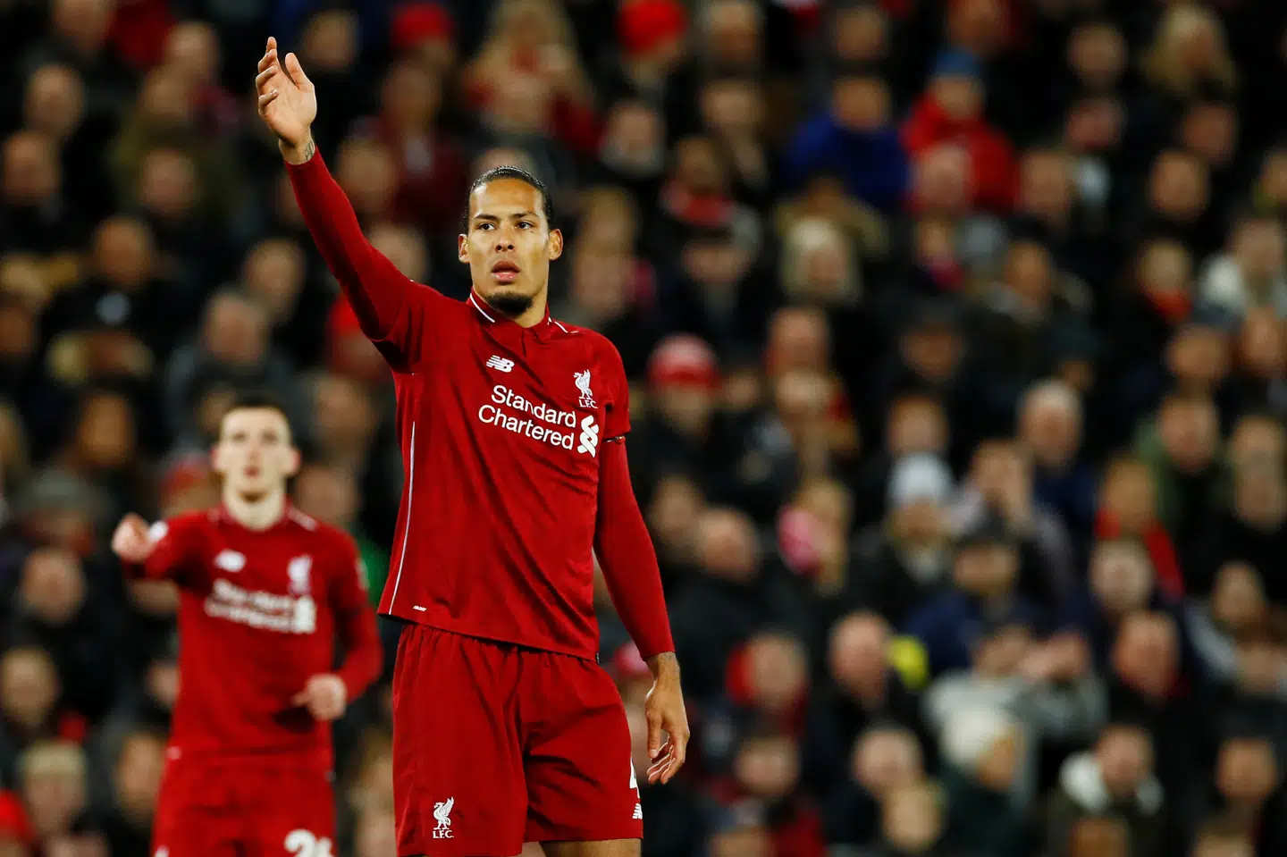 27-årige Van Dijk kan stadig nå at vinde Premier League-trofæet i år med Liverpool med to runder tilbage. Jason Cairnduff/Ritzau Scanpix