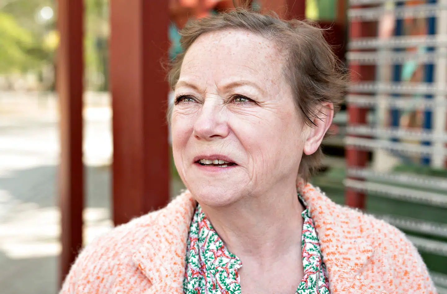 Lisbet Dahl trådte traditionen tro fødder i cement, inden Cirkusrevyen 2019 får premiere i maj.